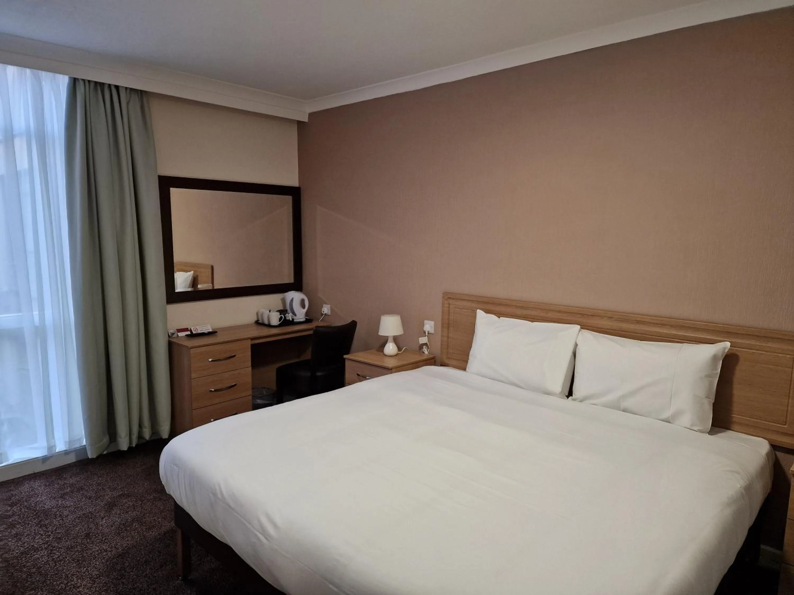 Bed in Britannia Hotel Birmingham New Street Station Birmingham