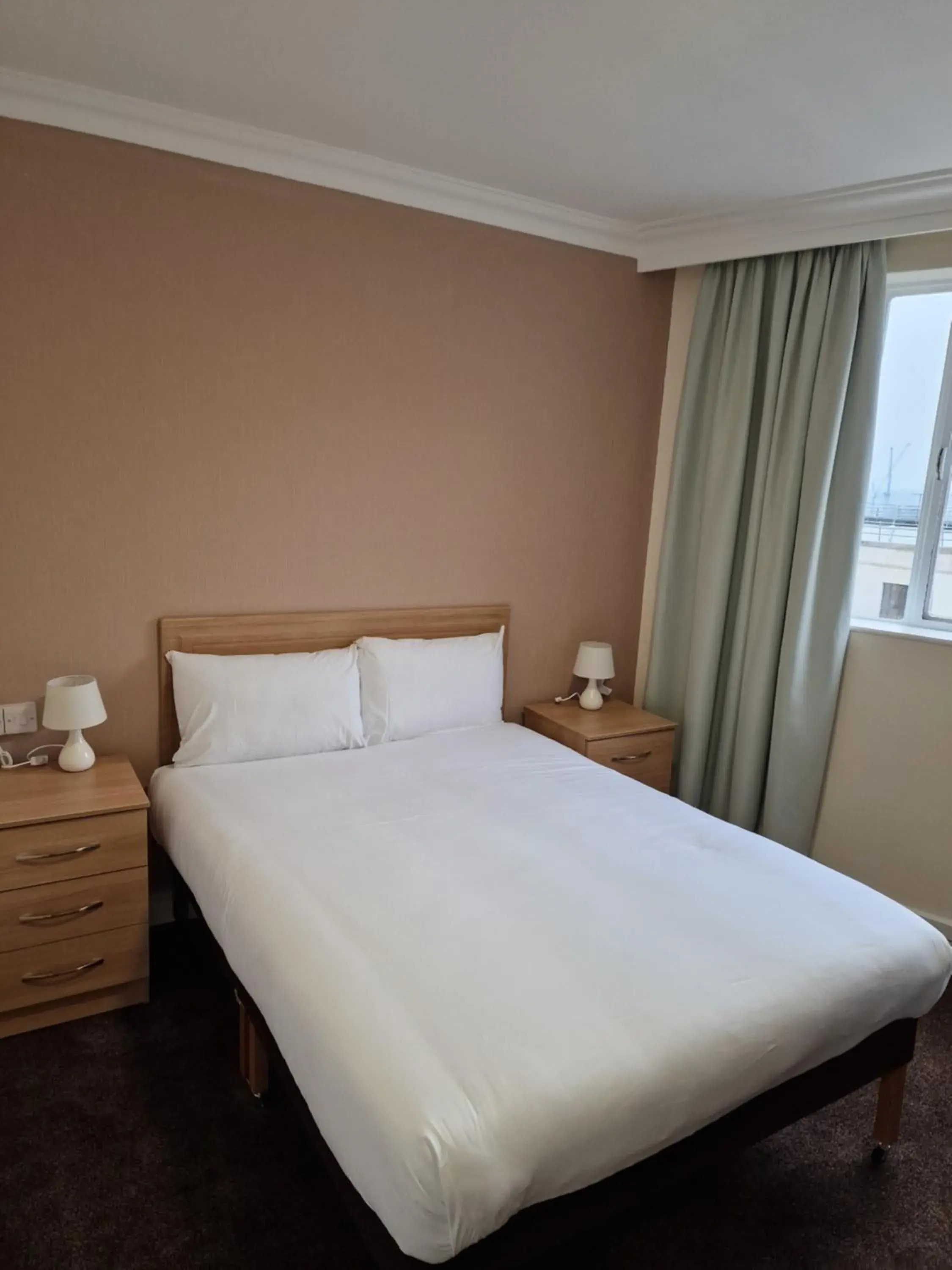 Bed in Britannia Hotel Birmingham New Street Station Birmingham Bed in Britannia Hotel Birmingham New Street Station Birmingham