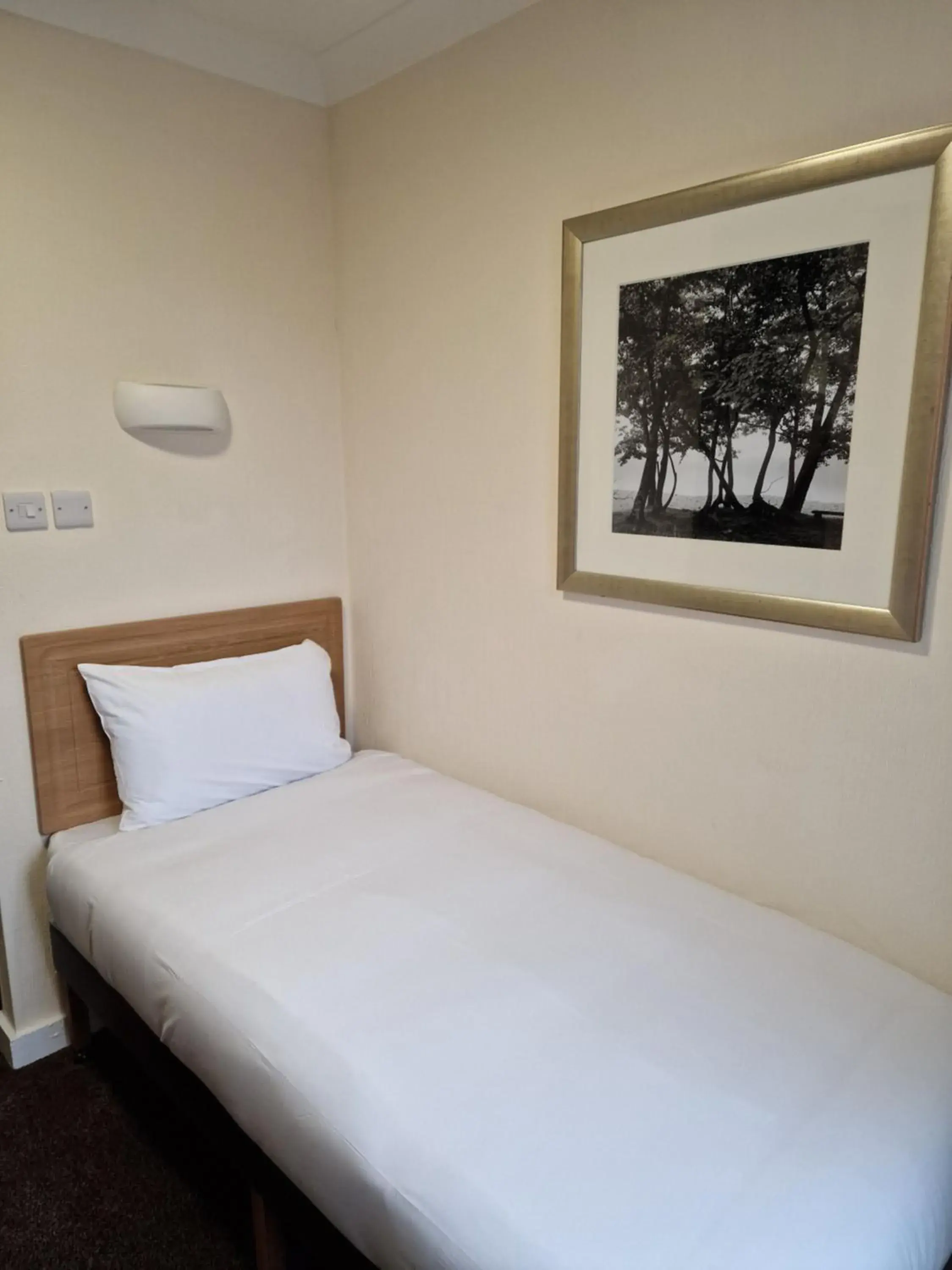 Bed in Britannia Hotel Birmingham New Street Station Birmingham Bed in Britannia Hotel Birmingham New Street Station Birmingham