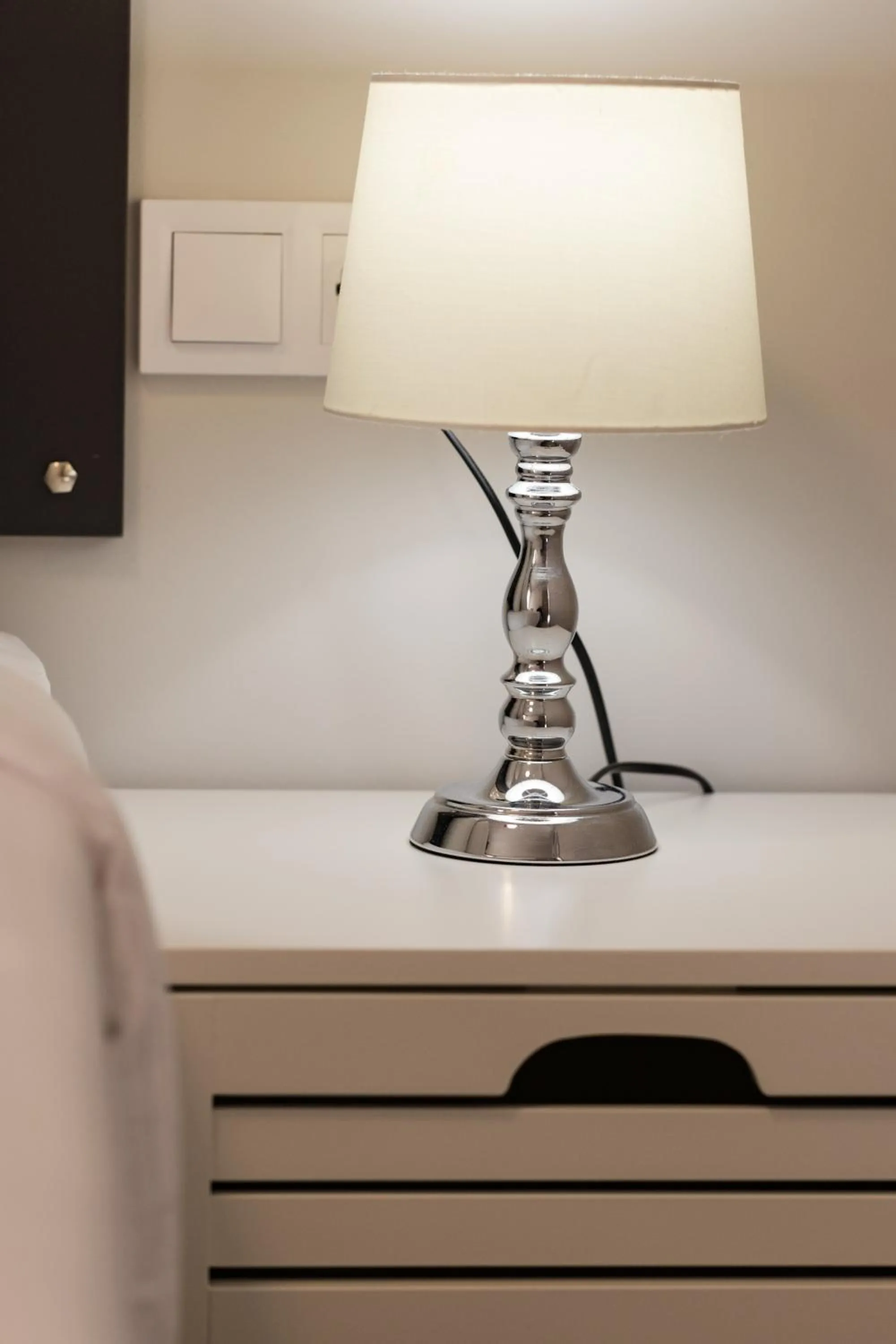 hair dresser in Comfort City Suites & Rooms