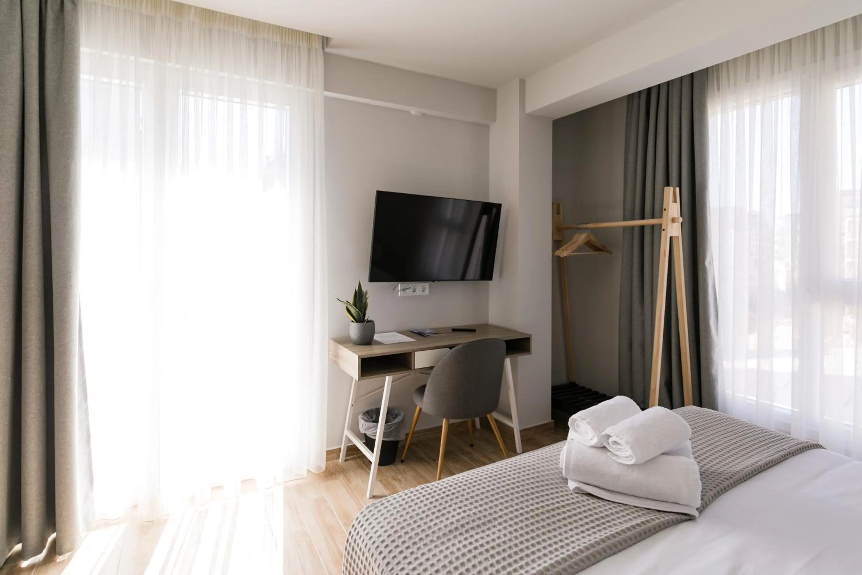 Photo of the whole room, Bed in Comfort City Suites & Rooms