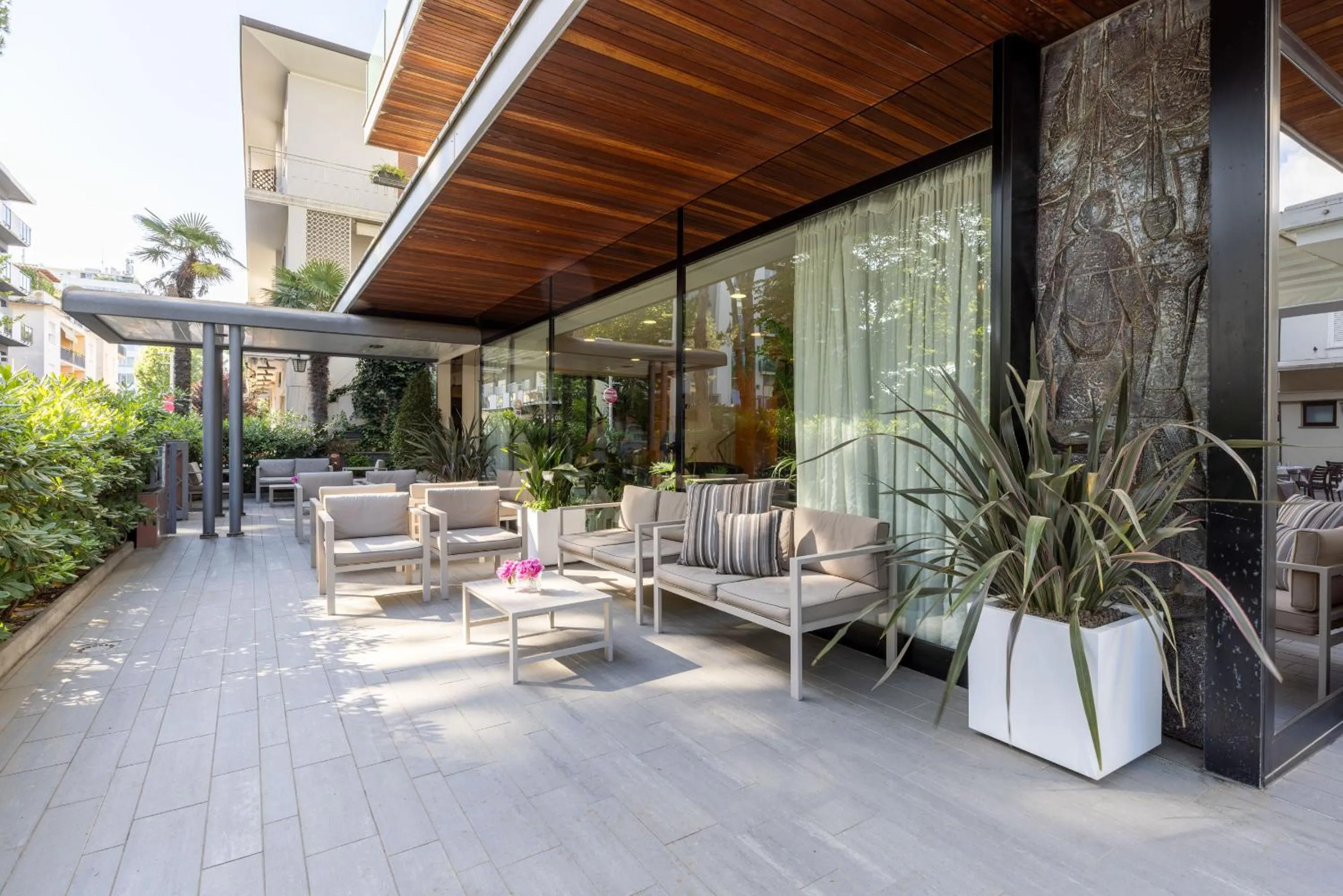 Property building in Hotel Adriatica con Piscina