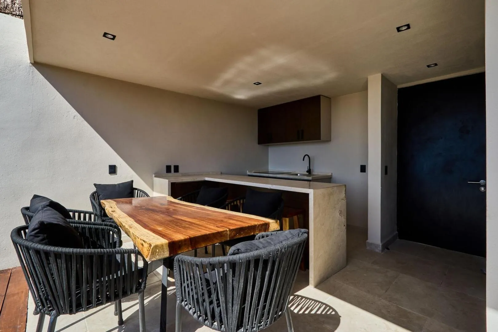 Patio in Bakal Residence By Lockey