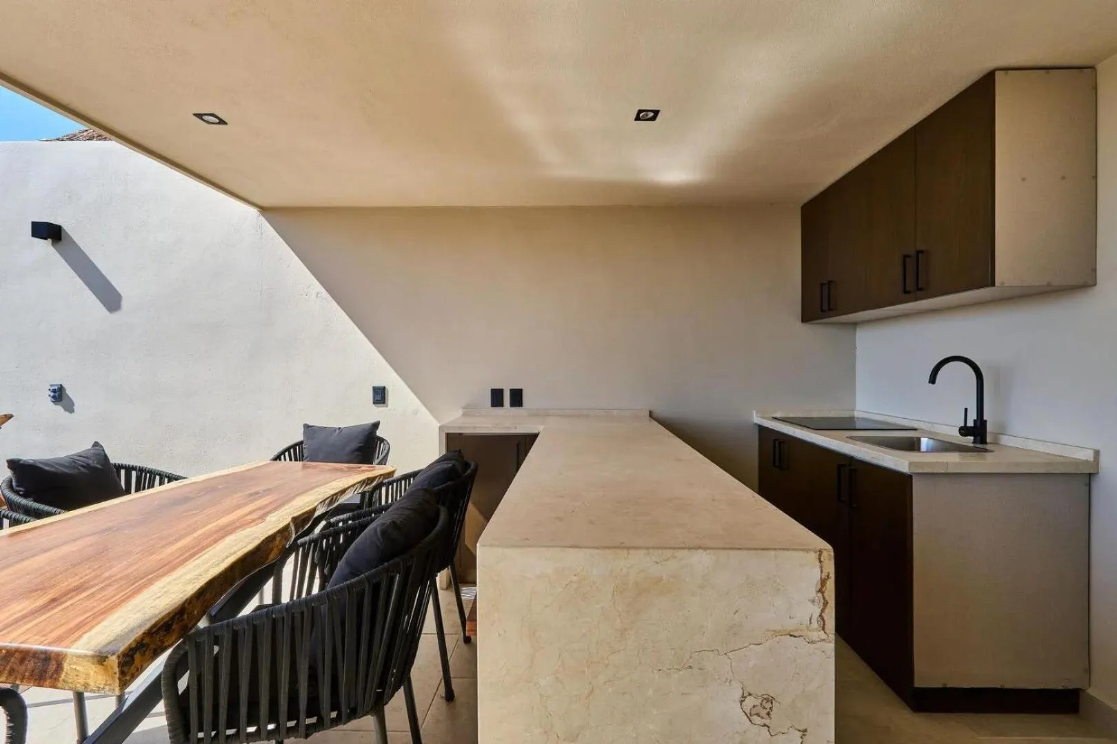 Patio in Bakal Residence By Lockey