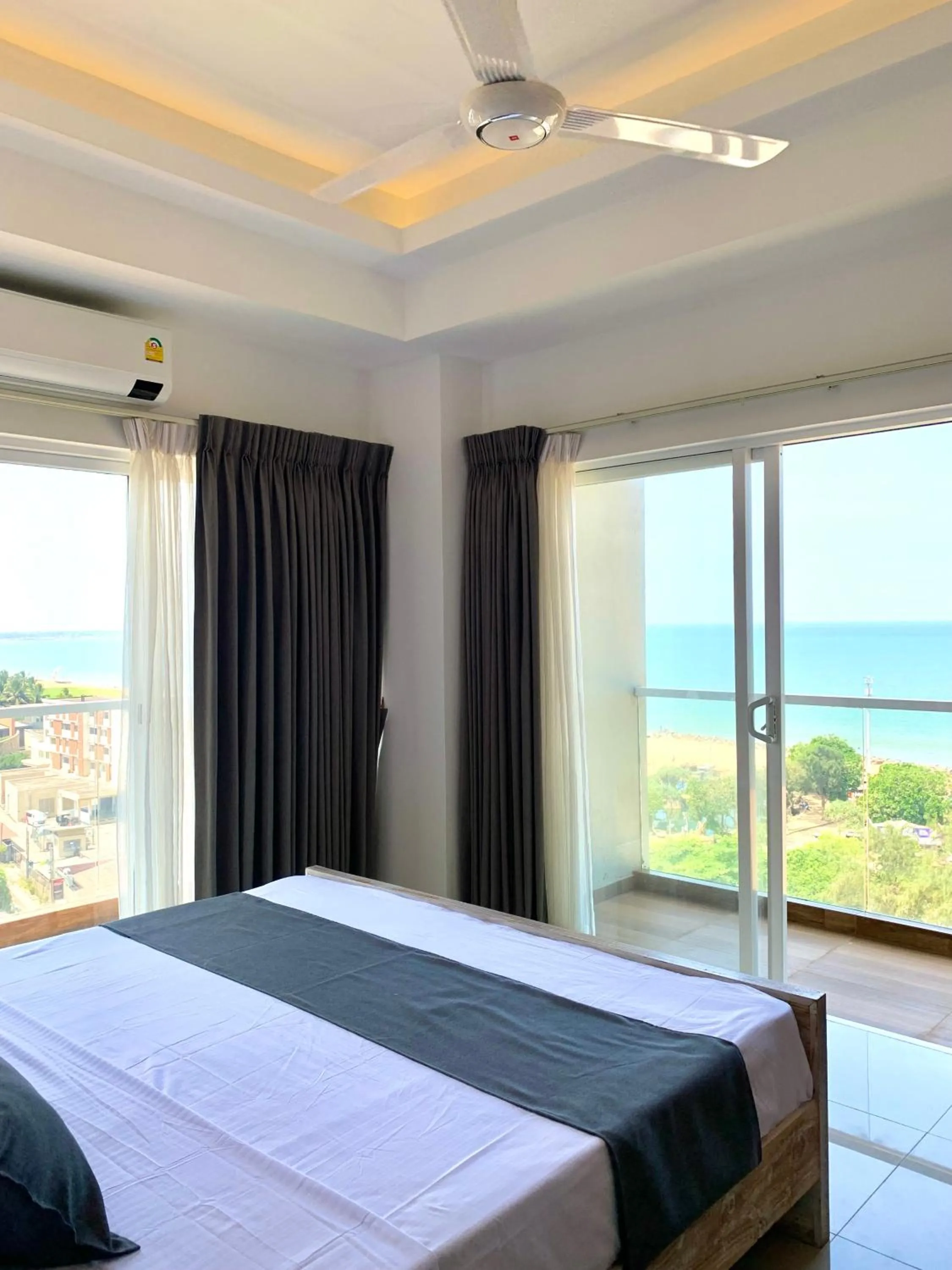 Ocean Breeze Sea Haven Luxury Apartments