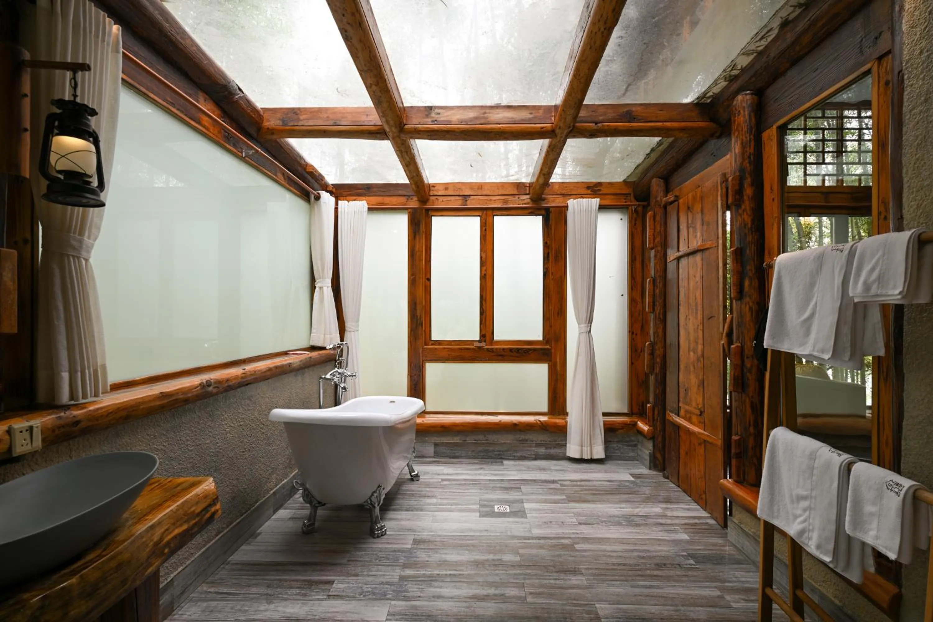 Bathroom in No.5 Valley Lodge