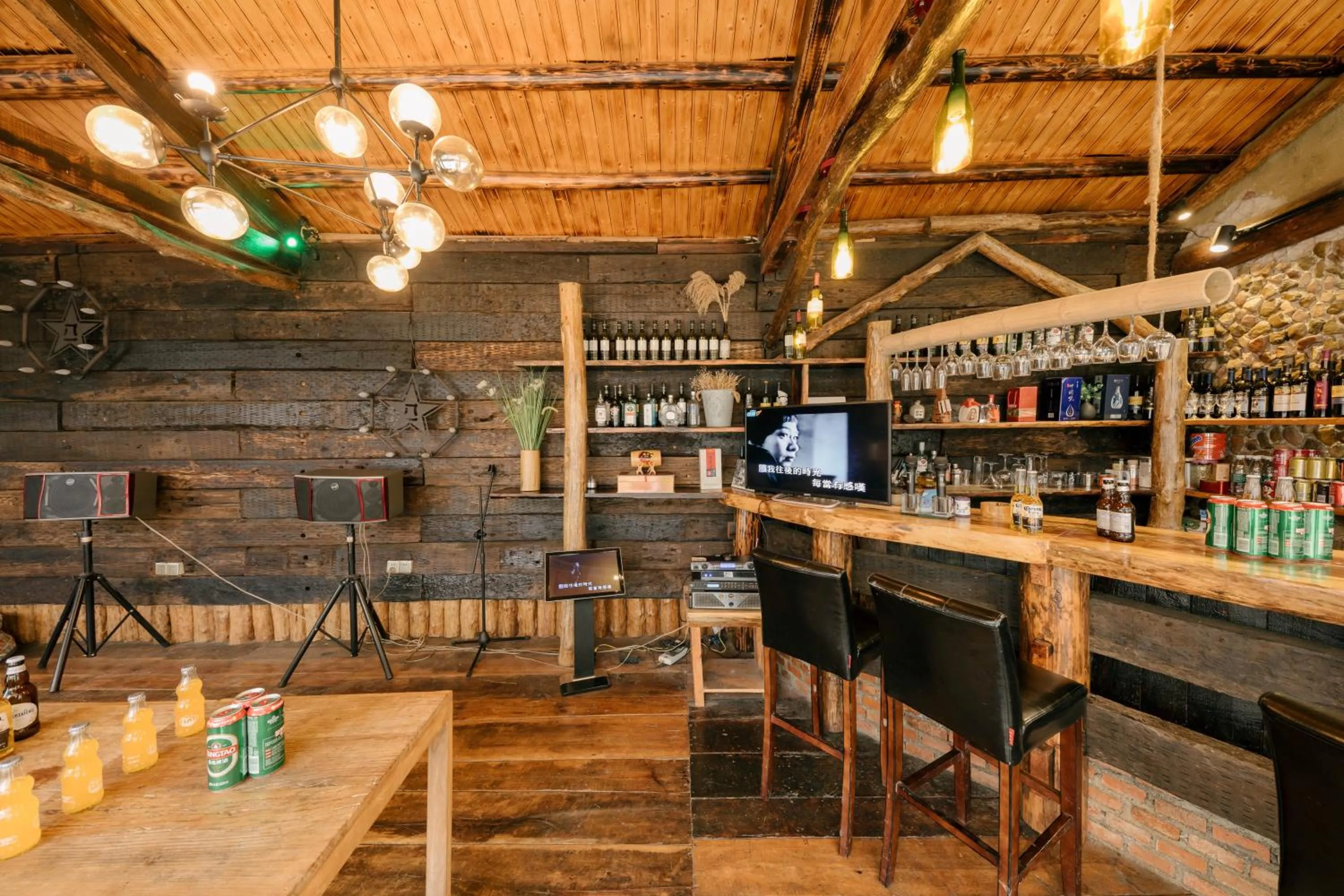 Lounge or bar in No.5 Valley Lodge