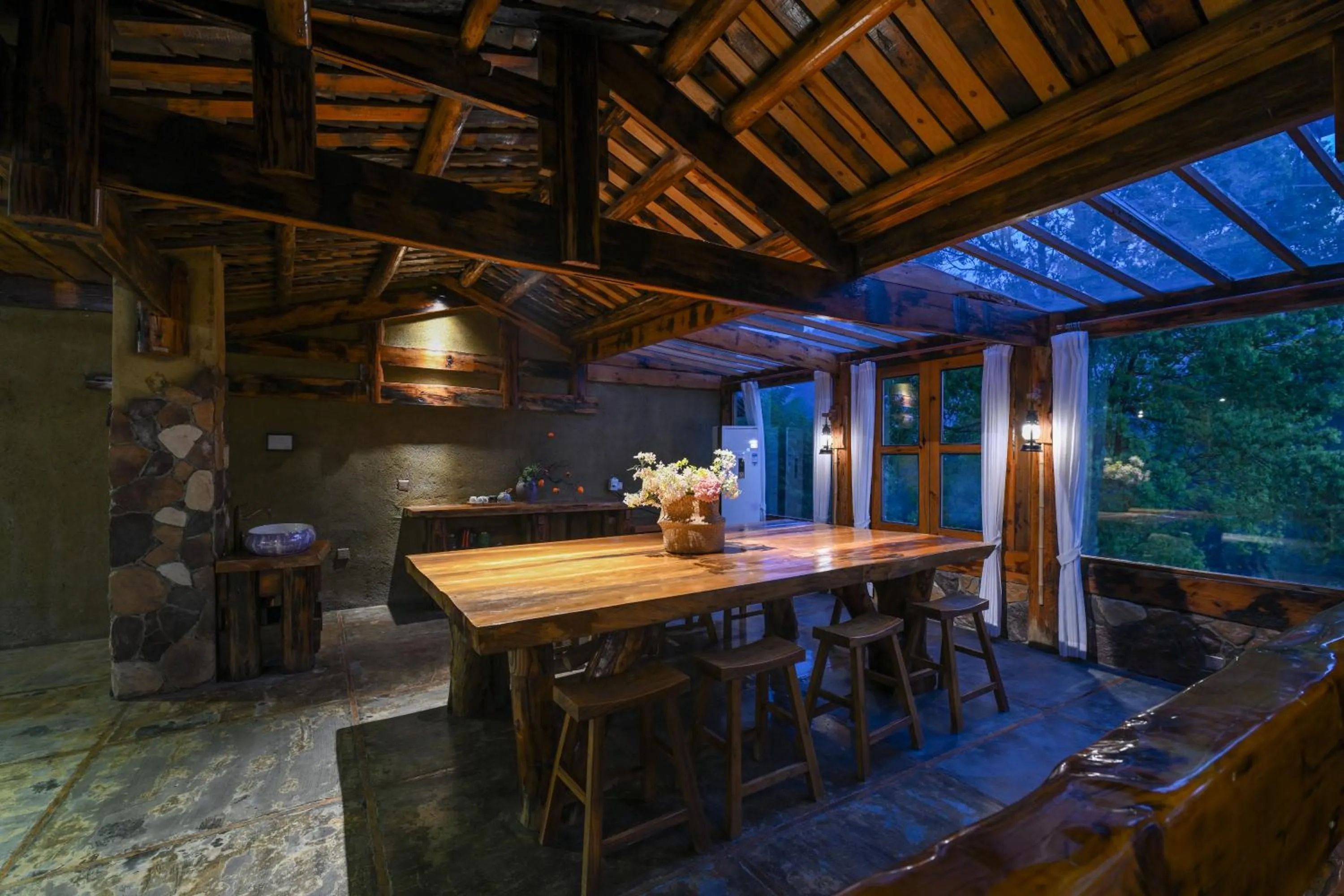 Communal lounge/ TV room in No.5 Valley Lodge