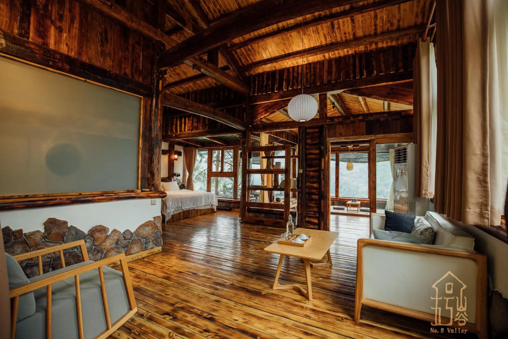 Photo of the whole room in No.5 Valley Lodge