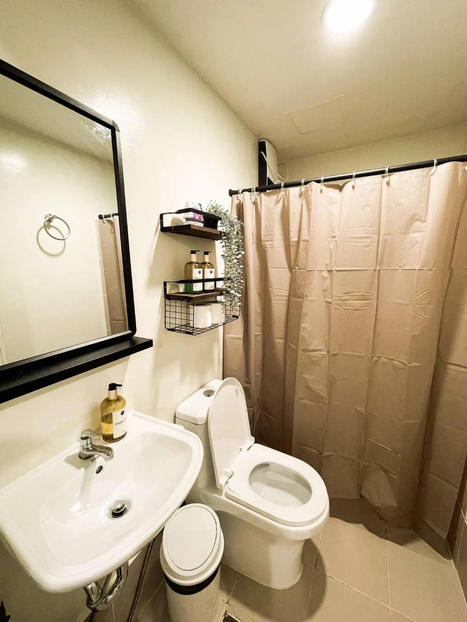 Shower in Cozy Pine Suites