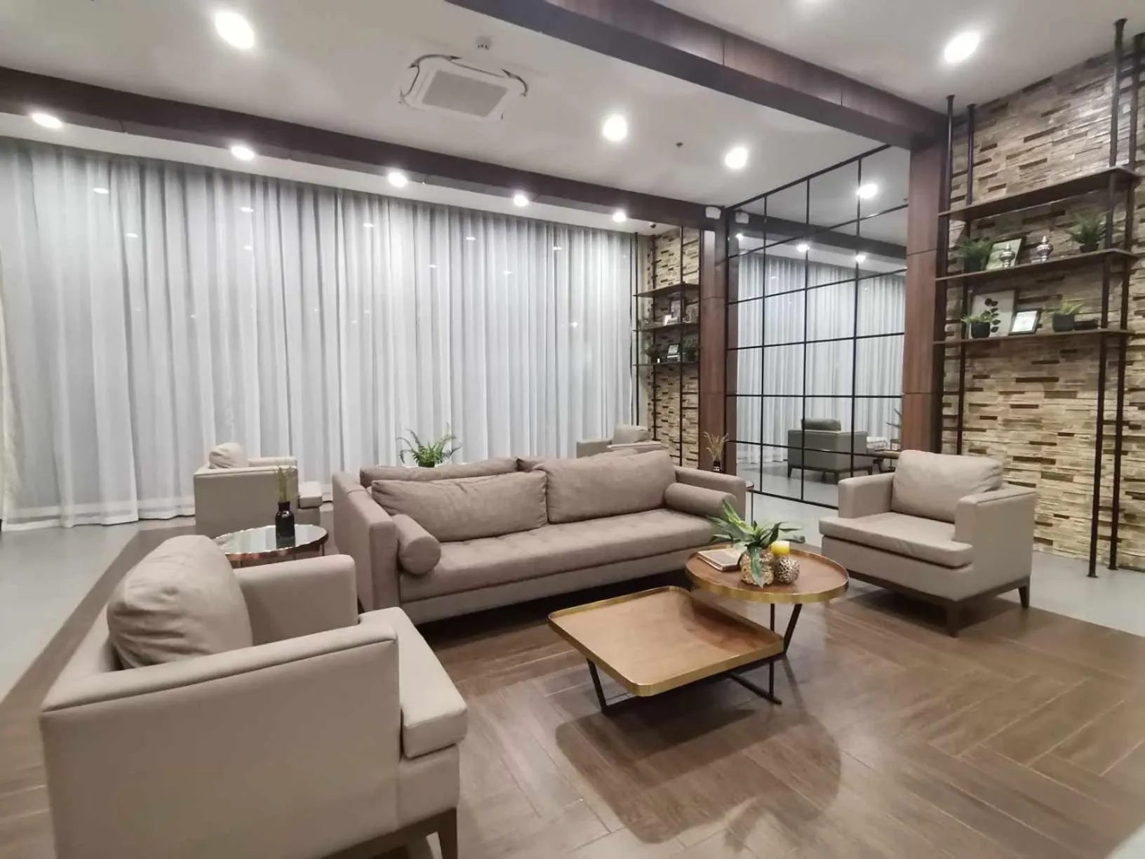 Lobby or reception in Cozy Pine Suites