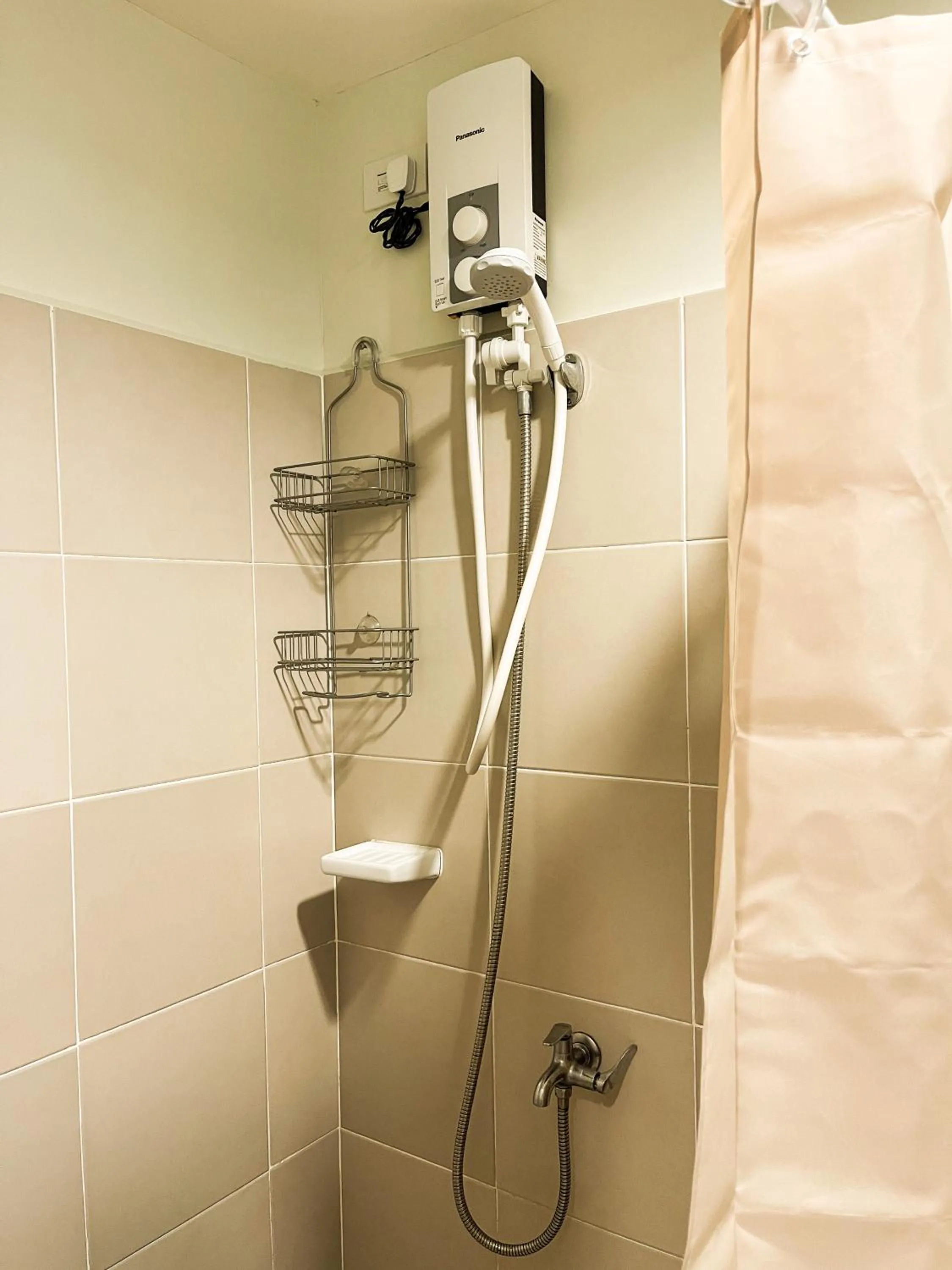Shower in Cozy Pine Suites