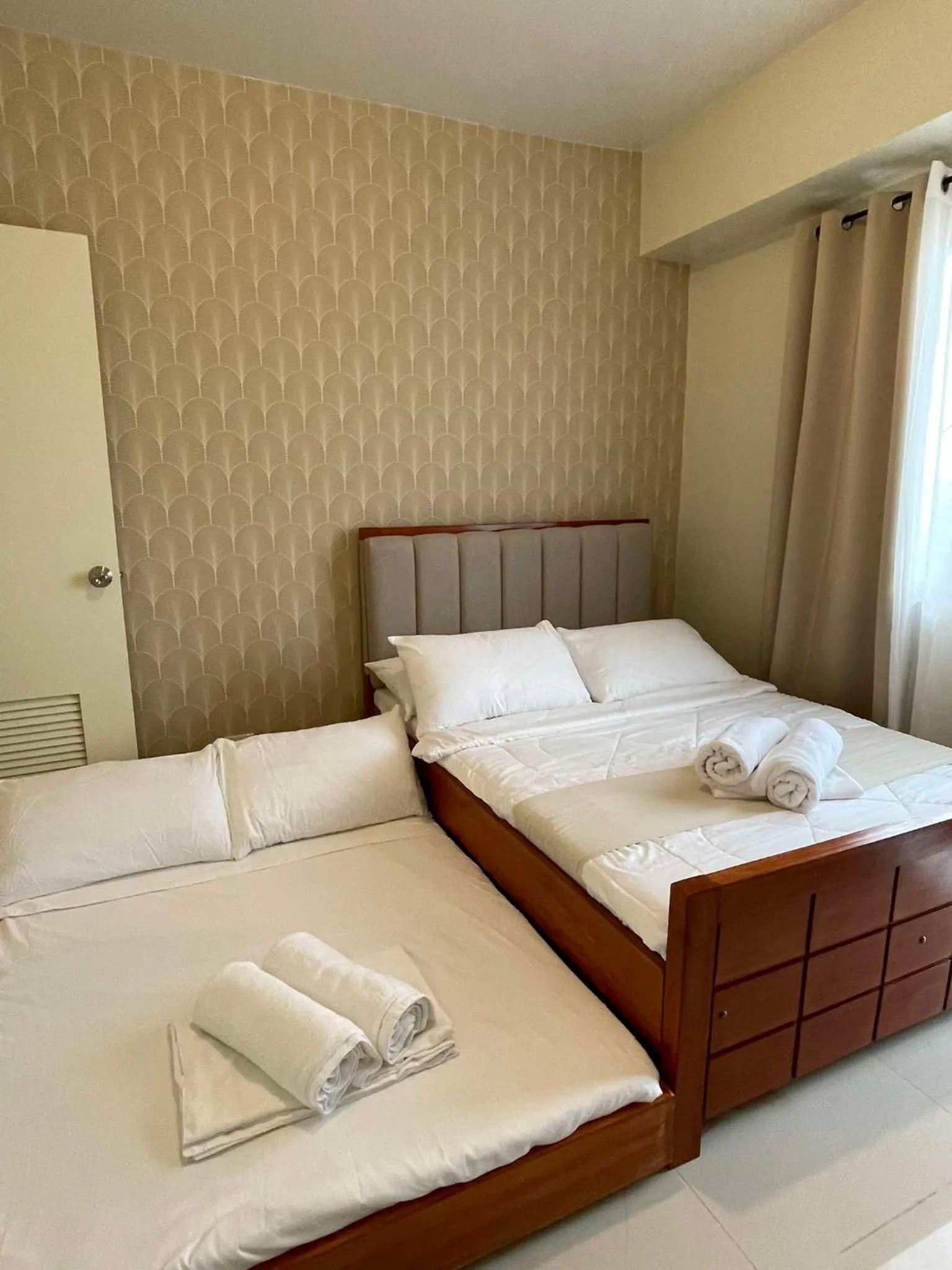 Bed in Cozy Pine Suites