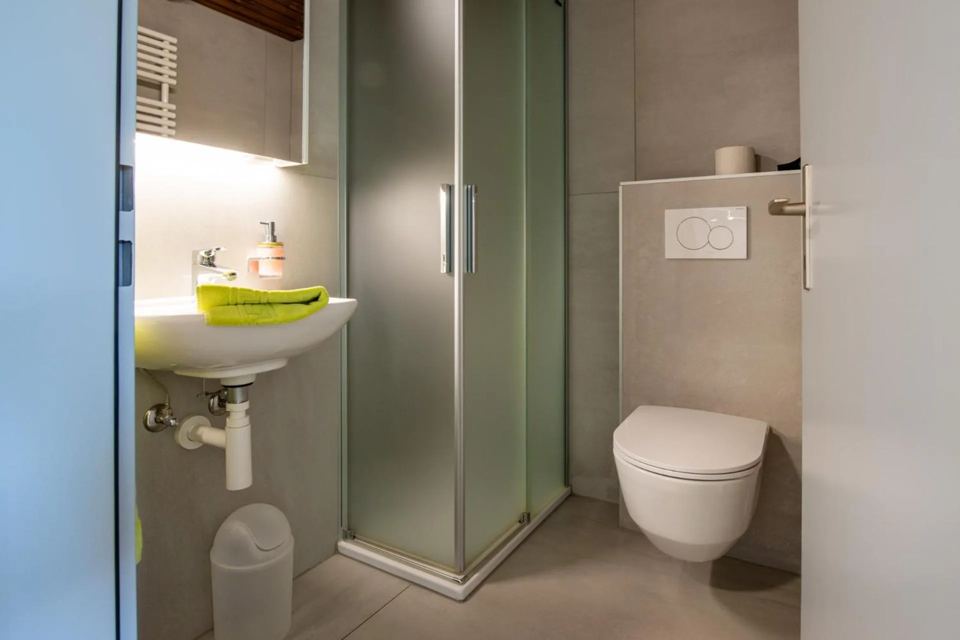 Shower in Ferienwohnungen Zurschmitten