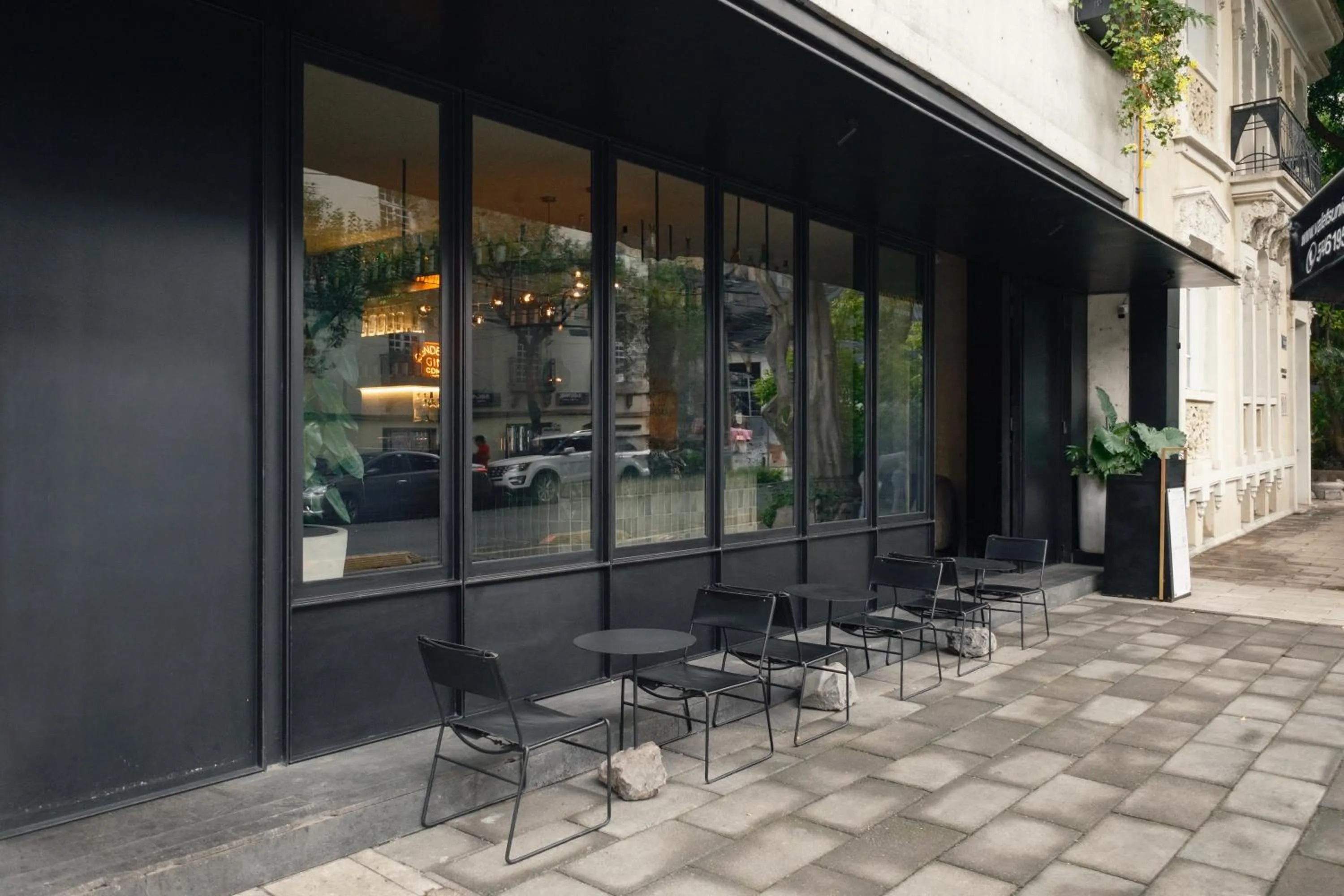 Property building in Hotel Casa Izel Roma Norte