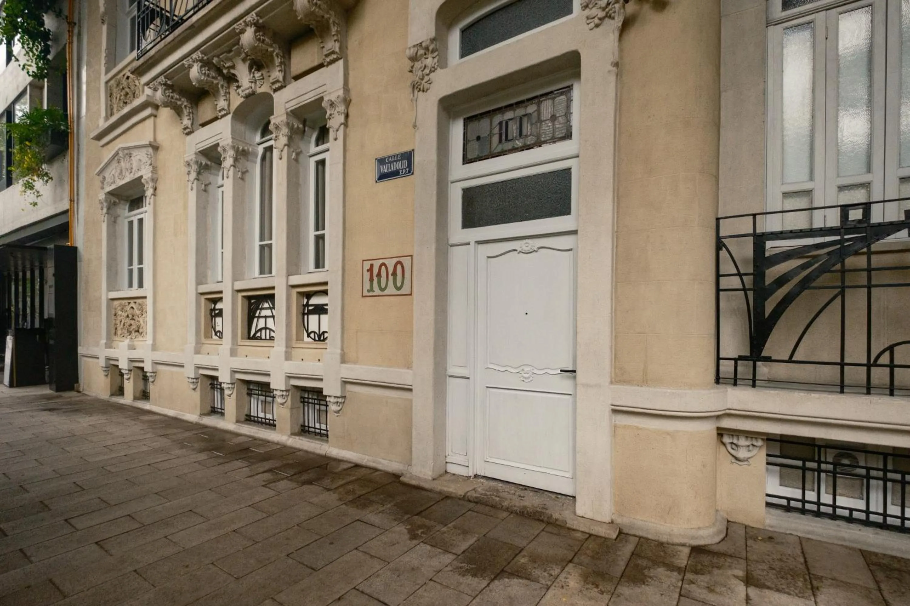 Property building in Hotel Casa Izel Roma Norte