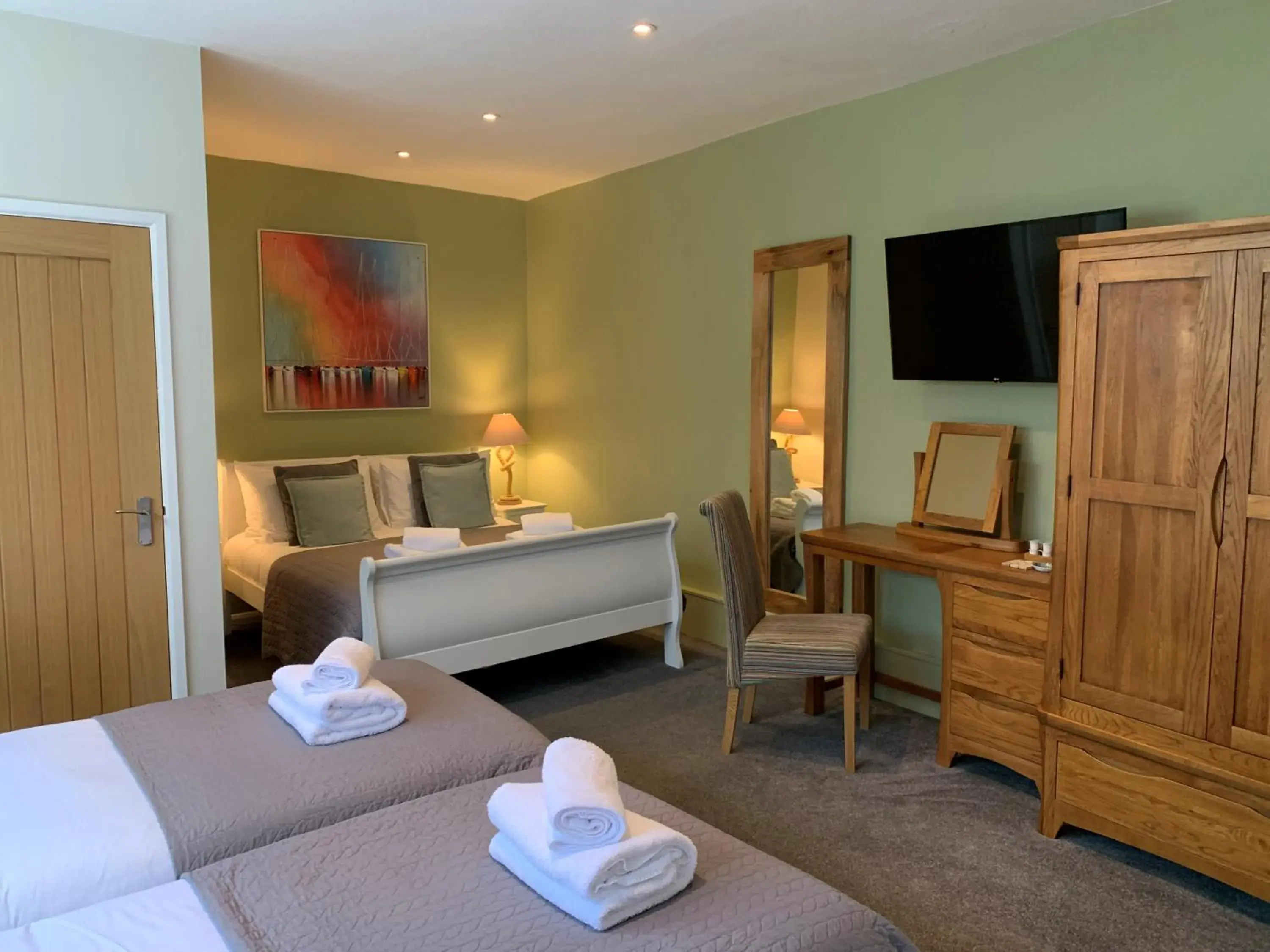 Quadruple Room - single occupancy in St Agnes Hotel Quadruple Room - single occupancy in St Agnes Hotel