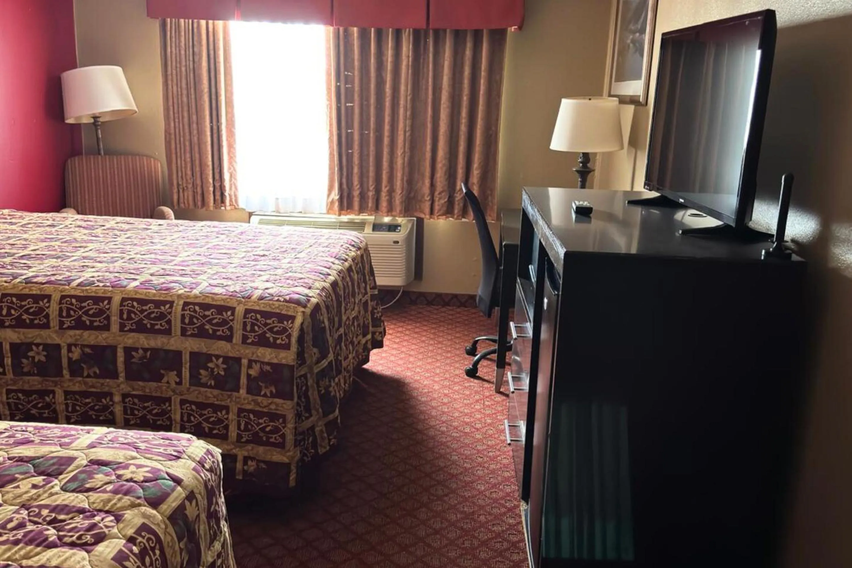 Bedroom, Bed in Broadway INN & SUITES OKC