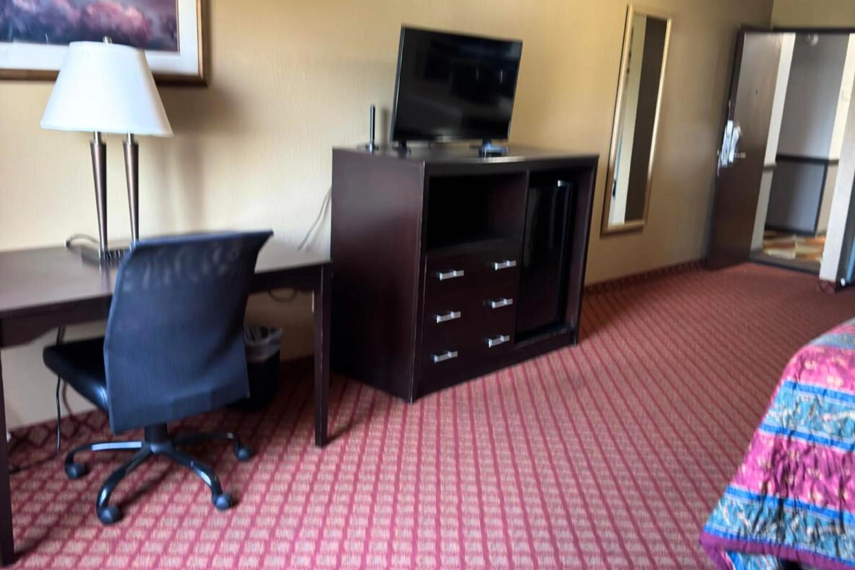 Bedroom, Bed in Broadway INN & SUITES OKC