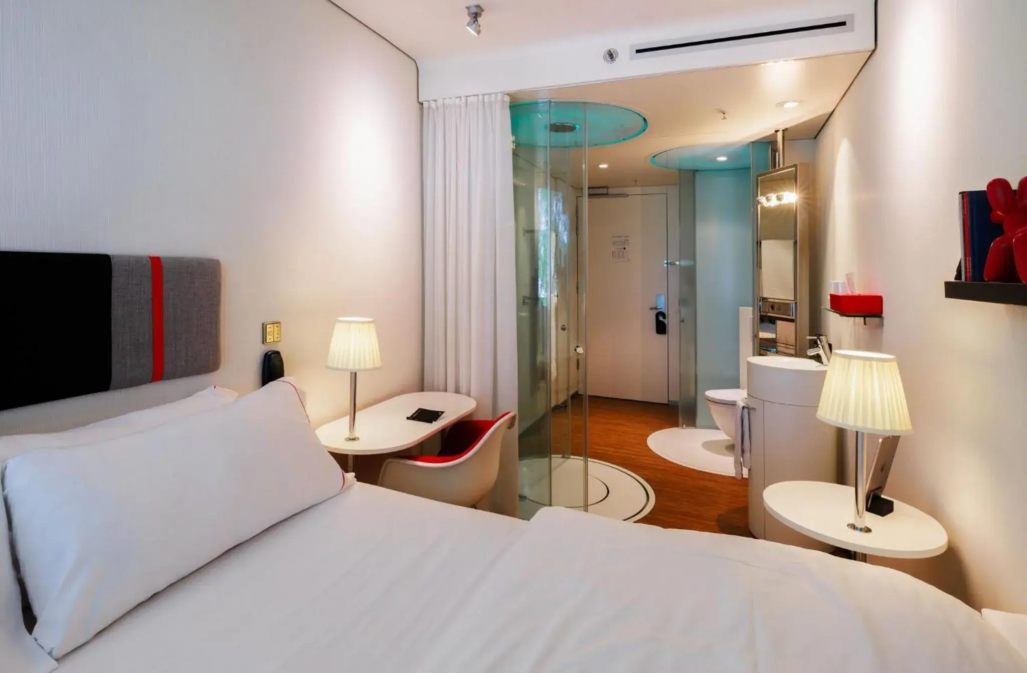 Bedroom, Bed in citizenM Schiphol Airport Bedroom, Bed in citizenM Schiphol Airport