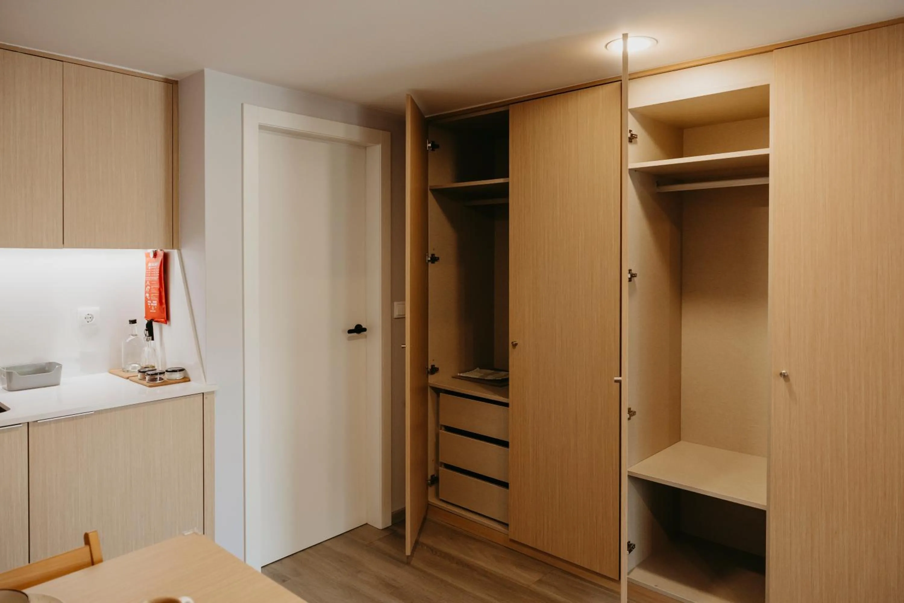 wardrobe in Casa do Sorrio