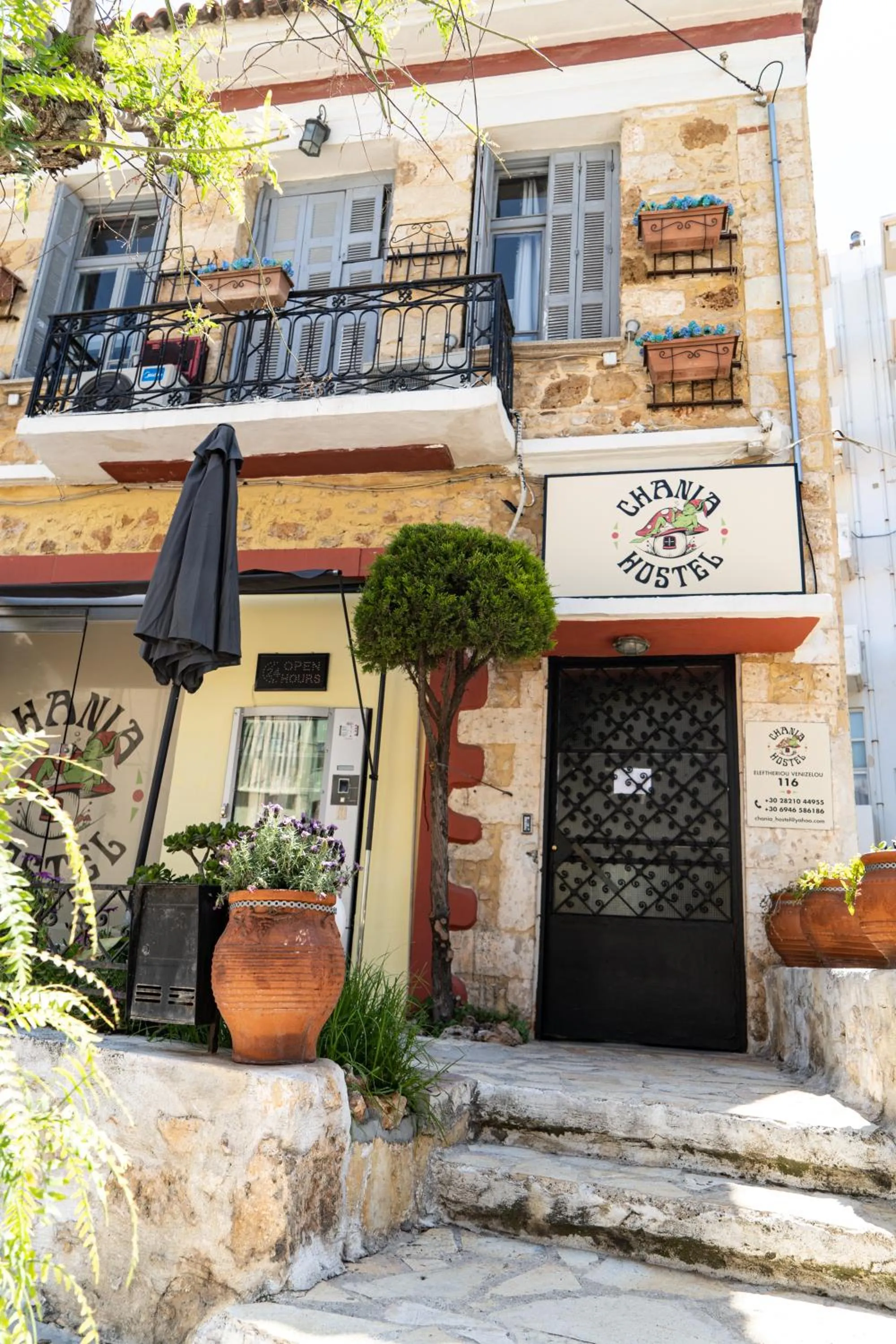 Facade/entrance in Chania Hostel Youth 18-50