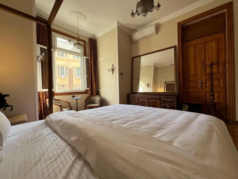 Authentic 3BR apartment in Downtown, Cairo