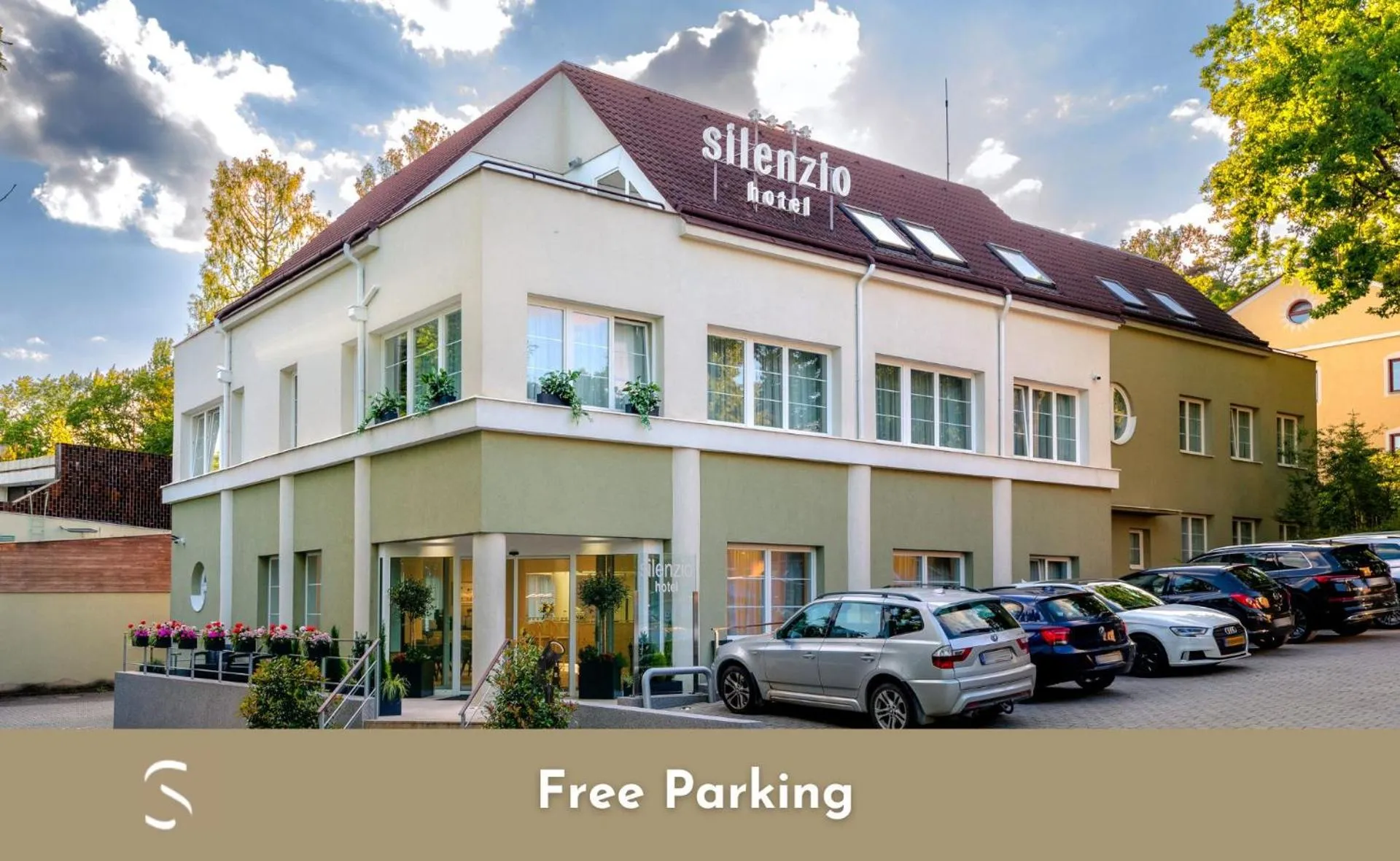 Property building in Hotel Silenzio