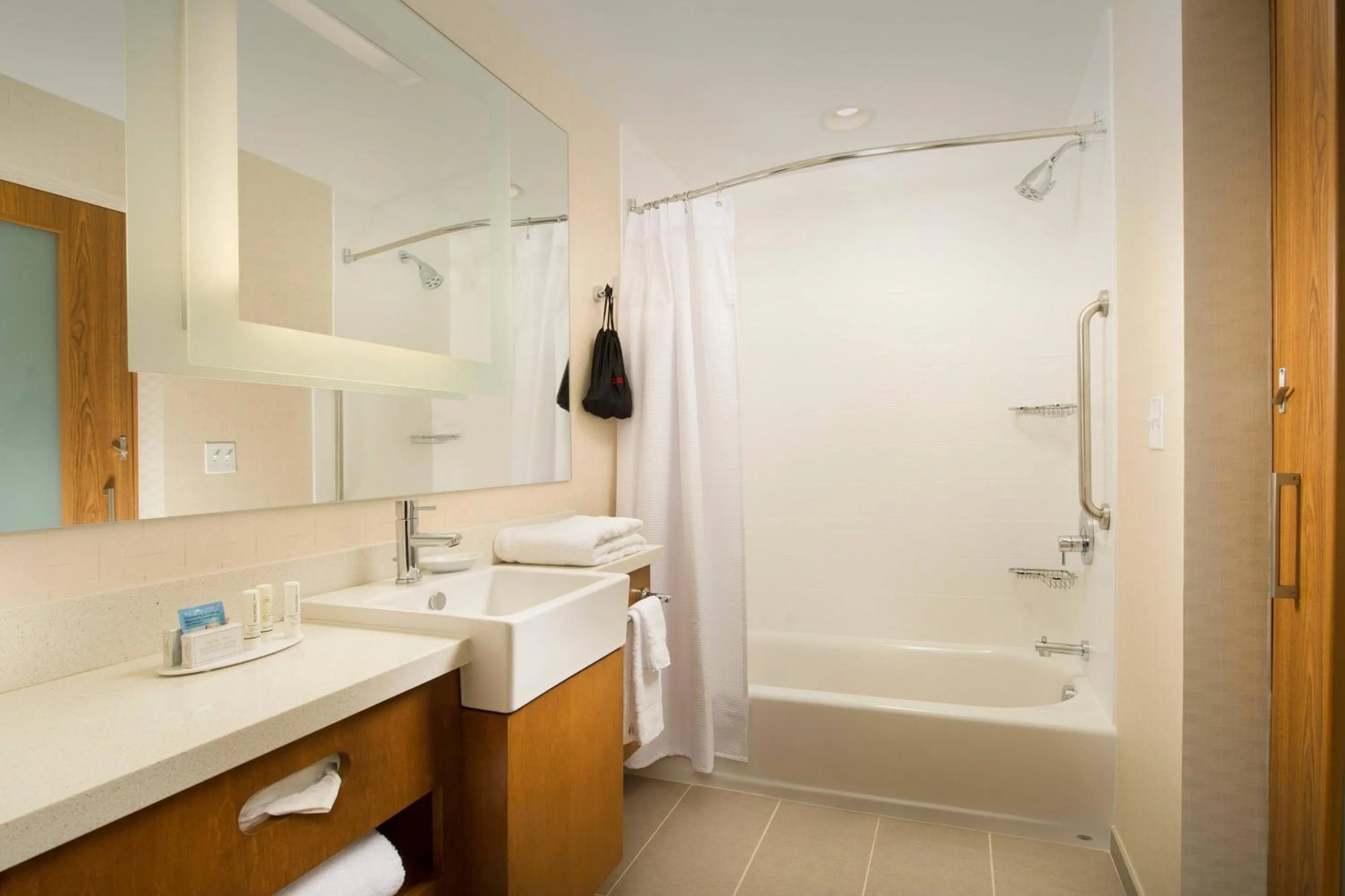 Bathroom in SpringHill Suites by Marriott Bridgeport Clarksburg
