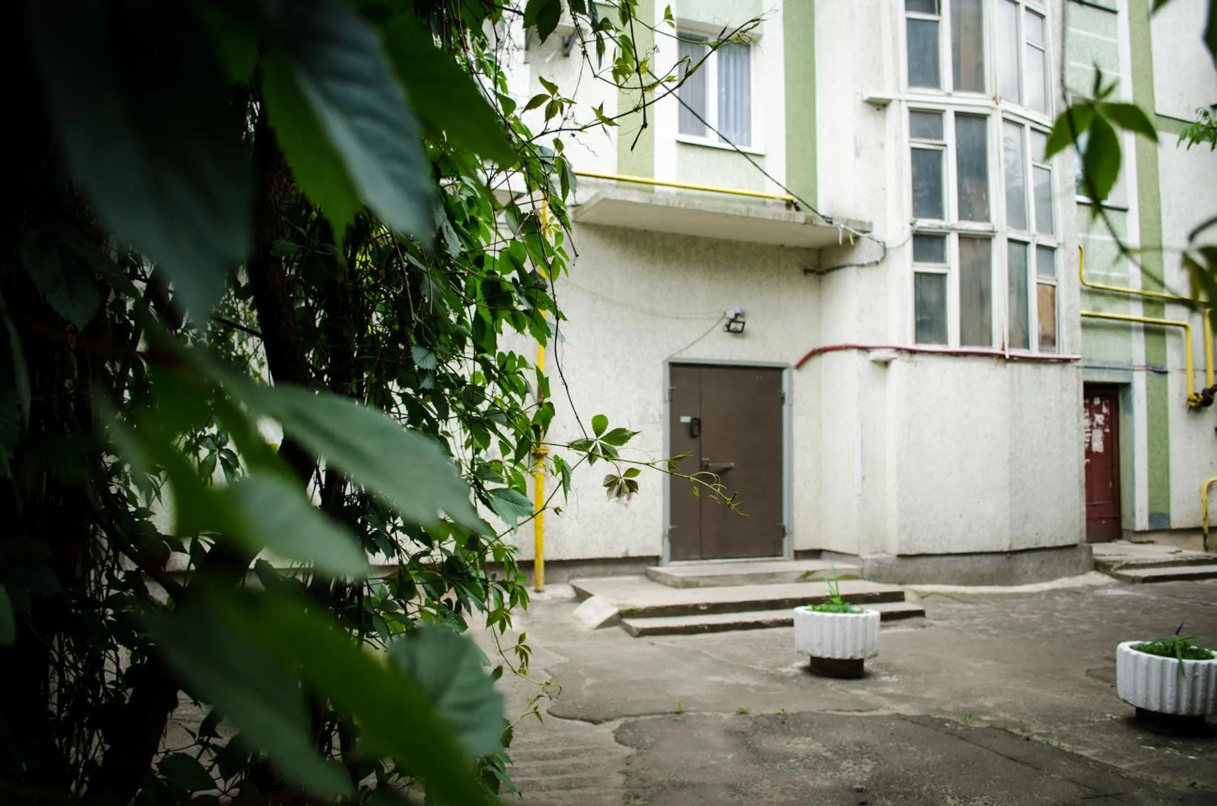 Facade/entrance in Babylon Apartments