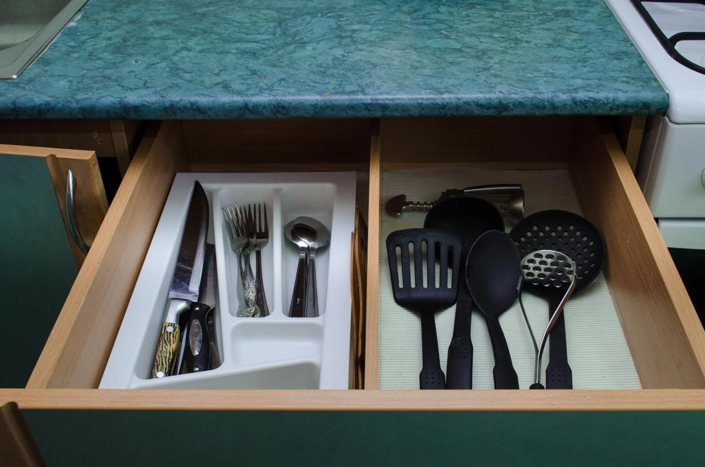 Kitchen or kitchenette in Babylon Apartments