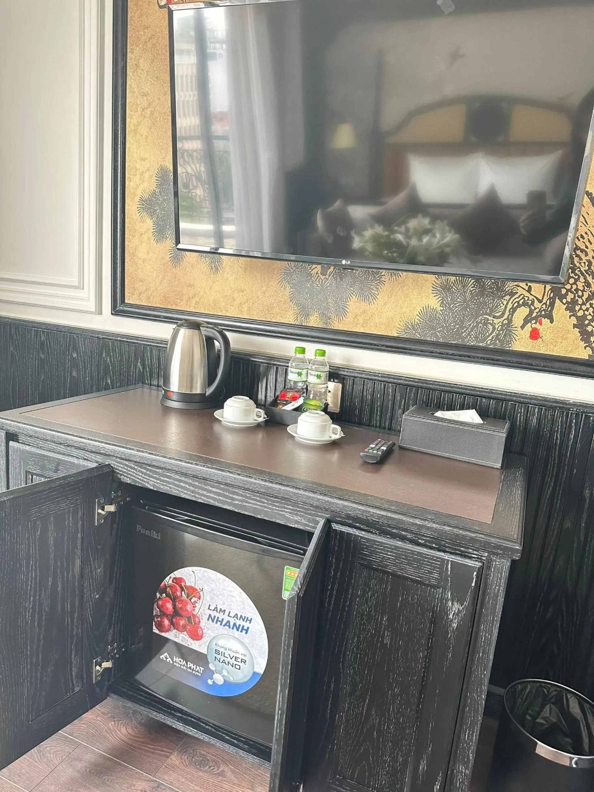 minibar in Luxe Paradise Premium Hotel Pham Hong Thai