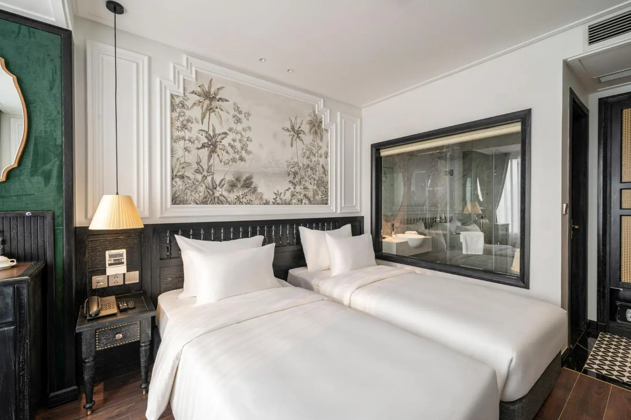 Bed in Luxe Paradise Premium Hotel Pham Hong Thai Bed in Luxe Paradise Premium Hotel Pham Hong Thai