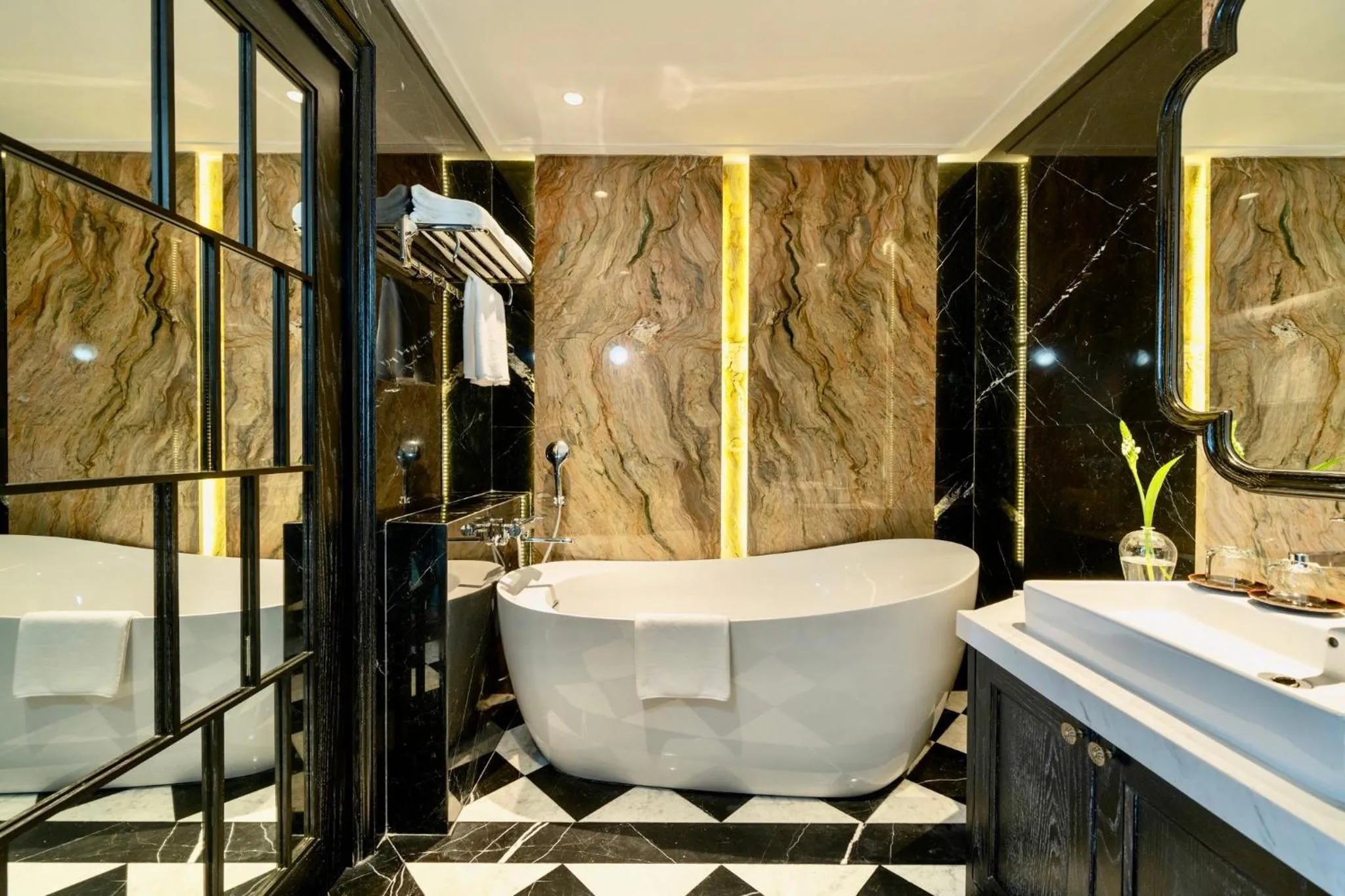 Bathroom in Luxe Paradise Premium Hotel Pham Hong Thai