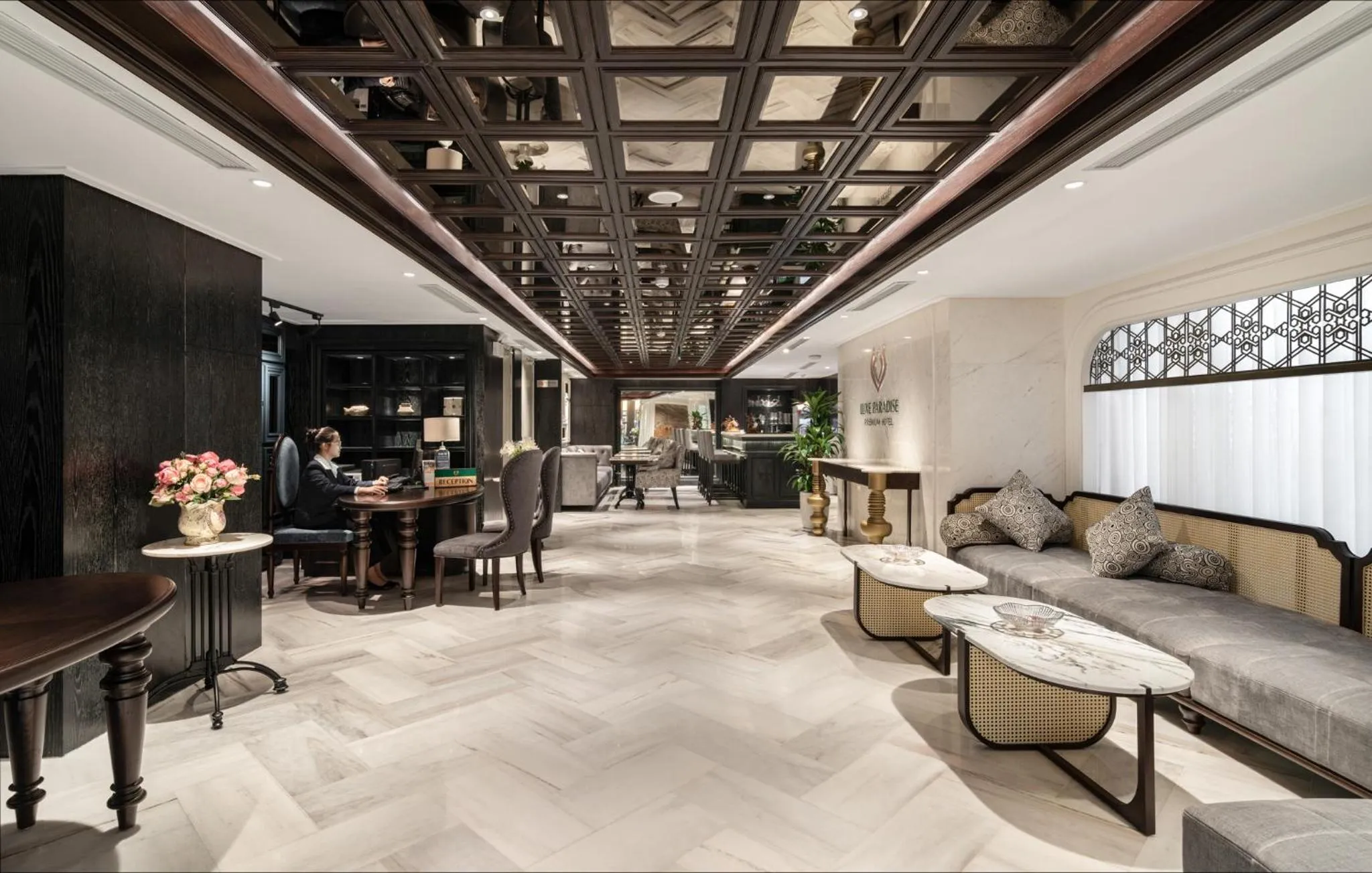 Lobby or reception in Luxe Paradise Premium Hotel Pham Hong Thai
