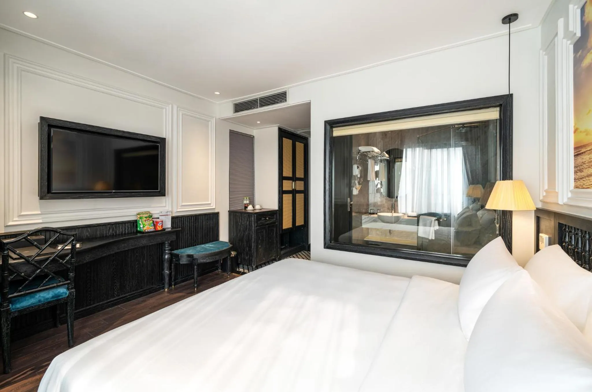 Bed in Luxe Paradise Premium Hotel Pham Hong Thai