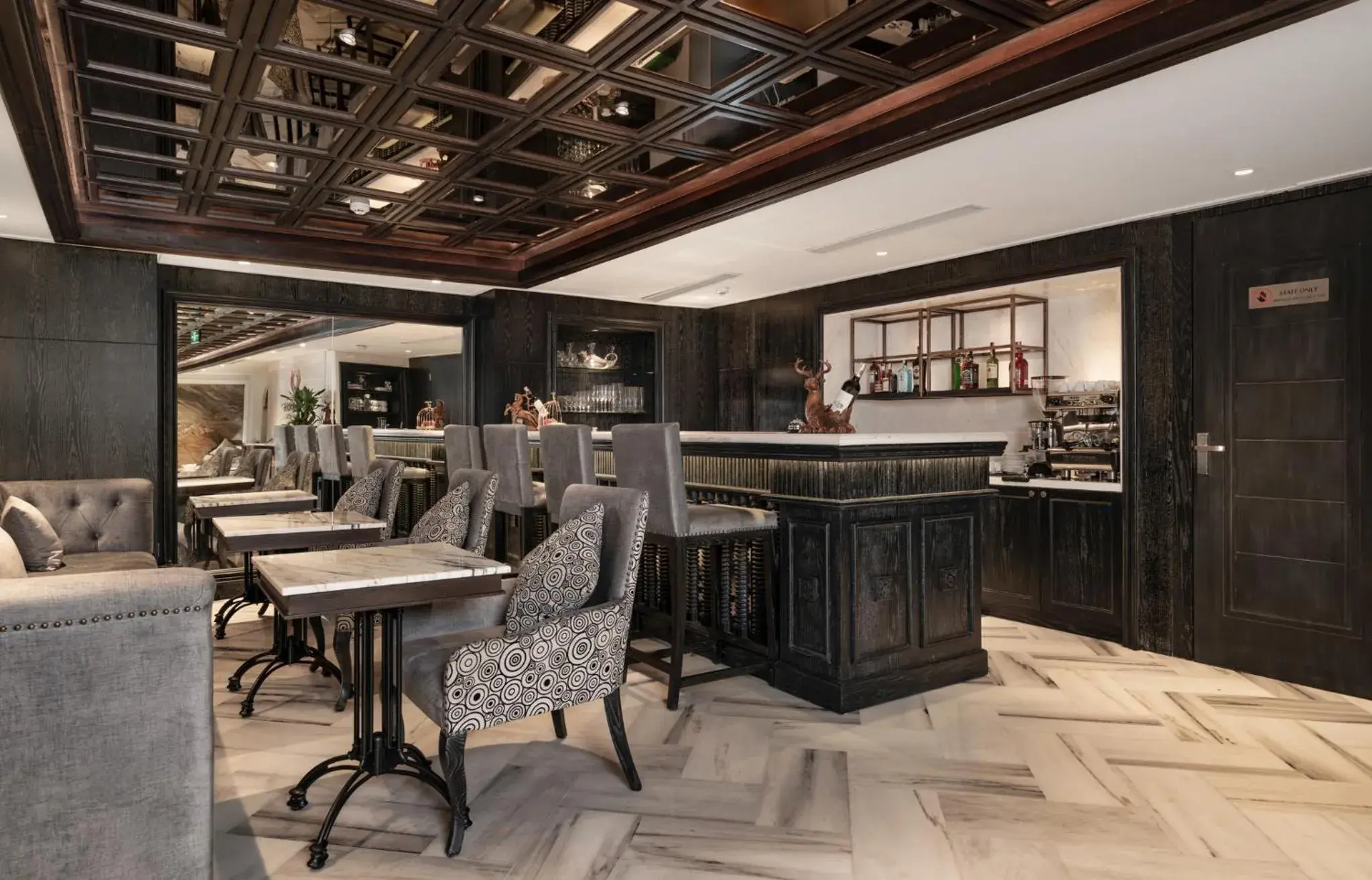 Lounge or bar in Luxe Paradise Premium Hotel Pham Hong Thai Lounge or bar in Luxe Paradise Premium Hotel Pham Hong Thai