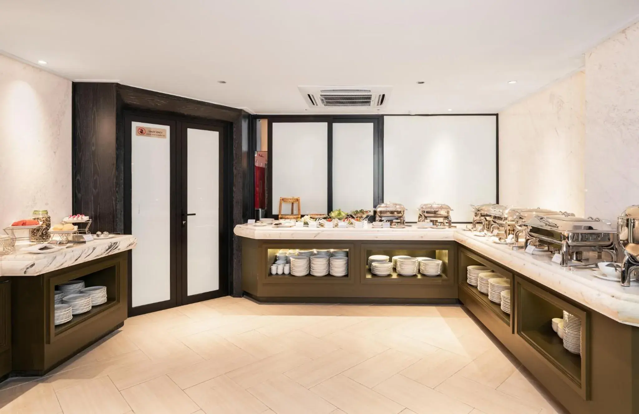 Restaurant/places to eat in Luxe Paradise Premium Hotel Pham Hong Thai Restaurant/places to eat in Luxe Paradise Premium Hotel Pham Hong Thai