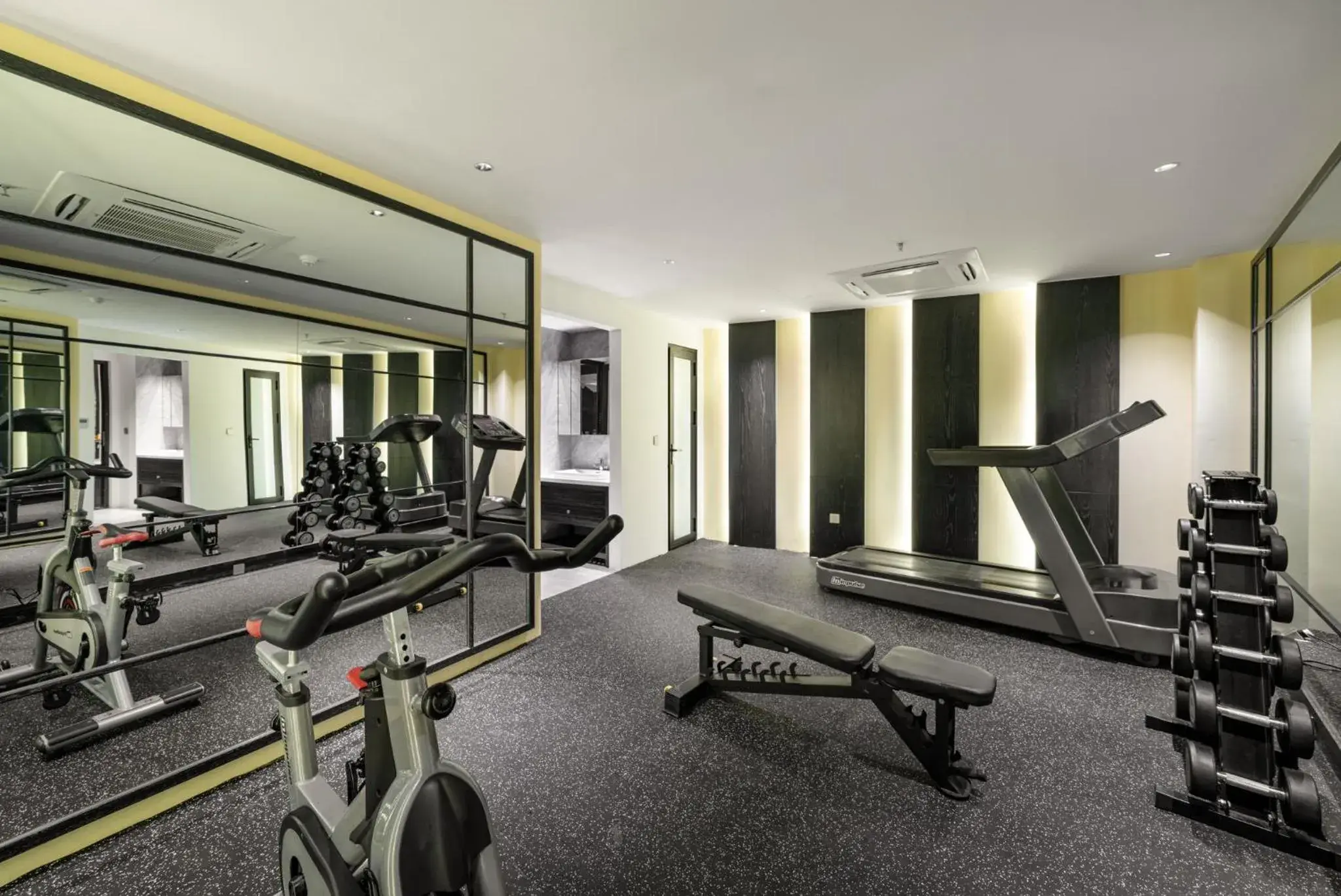 Fitness centre/facilities in Luxe Paradise Premium Hotel Pham Hong Thai Fitness centre/facilities in Luxe Paradise Premium Hotel Pham Hong Thai