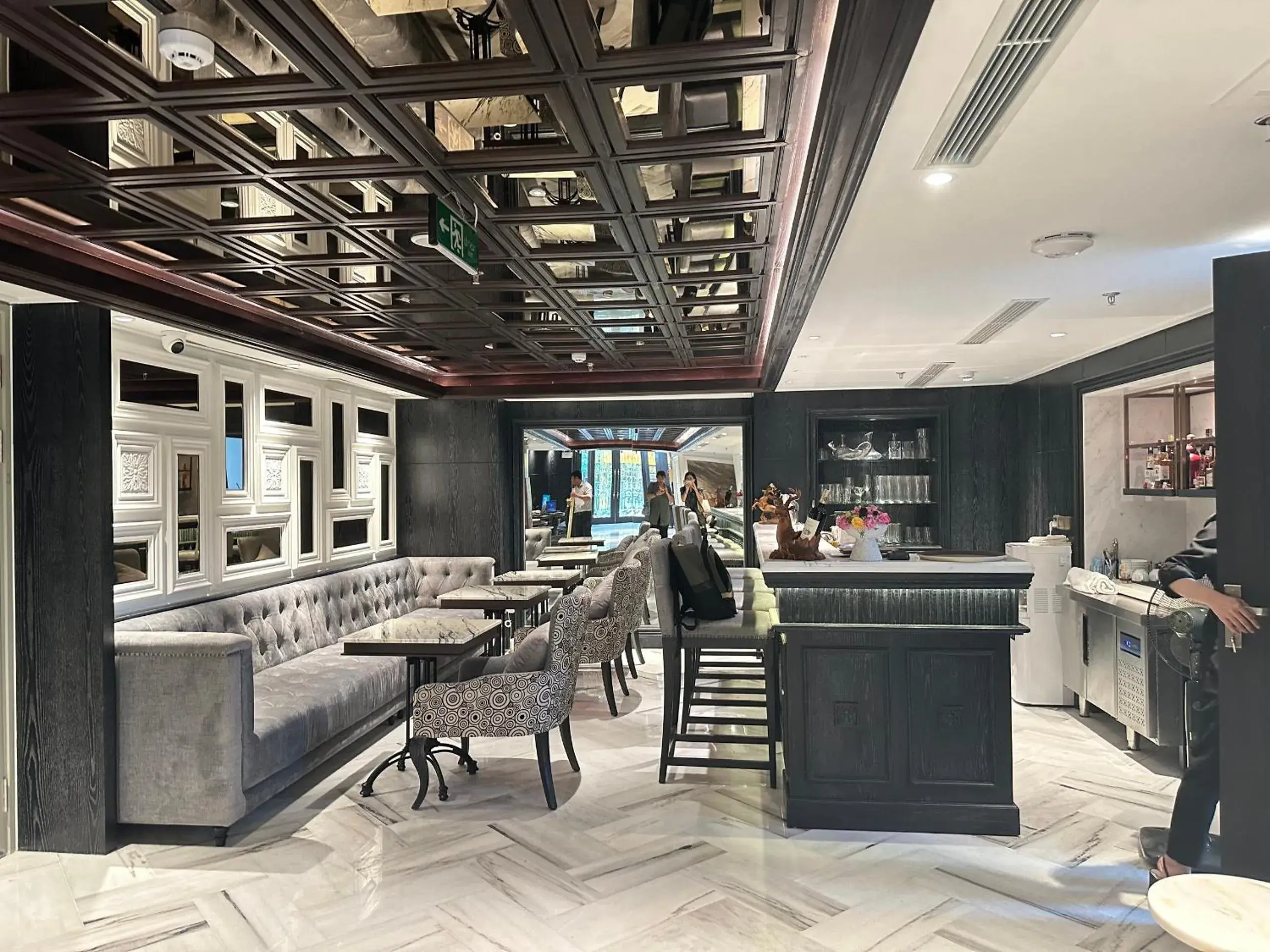 Lounge or bar in Luxe Paradise Premium Hotel Pham Hong Thai Lounge or bar in Luxe Paradise Premium Hotel Pham Hong Thai