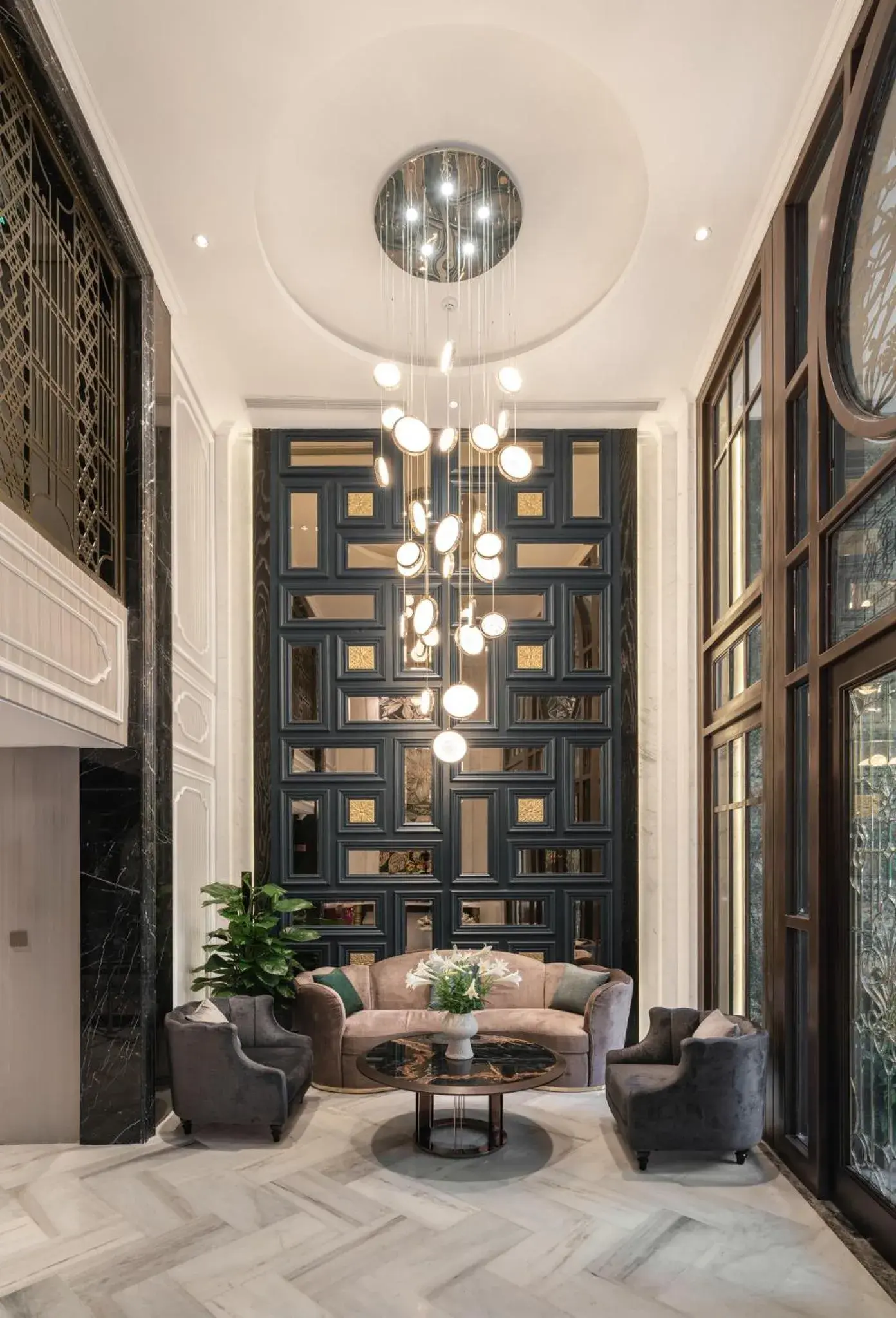 Lobby or reception in Luxe Paradise Premium Hotel Pham Hong Thai Lobby or reception in Luxe Paradise Premium Hotel Pham Hong Thai