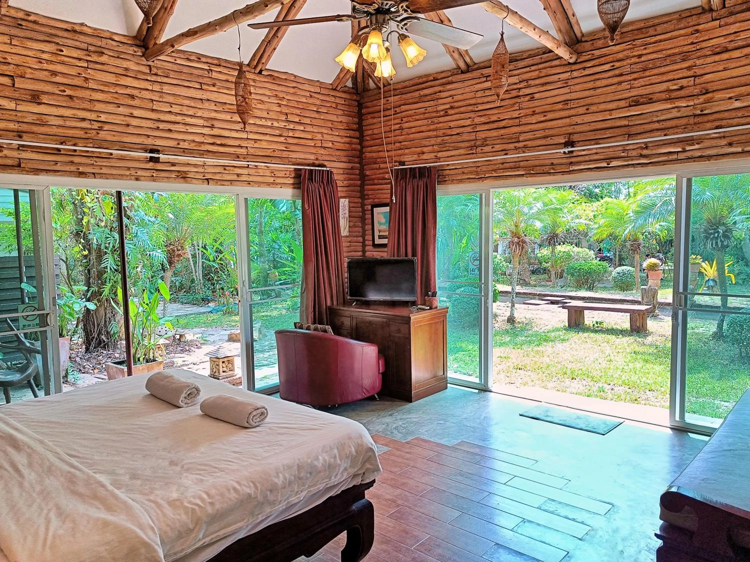 Bed in Kong Garden Resort