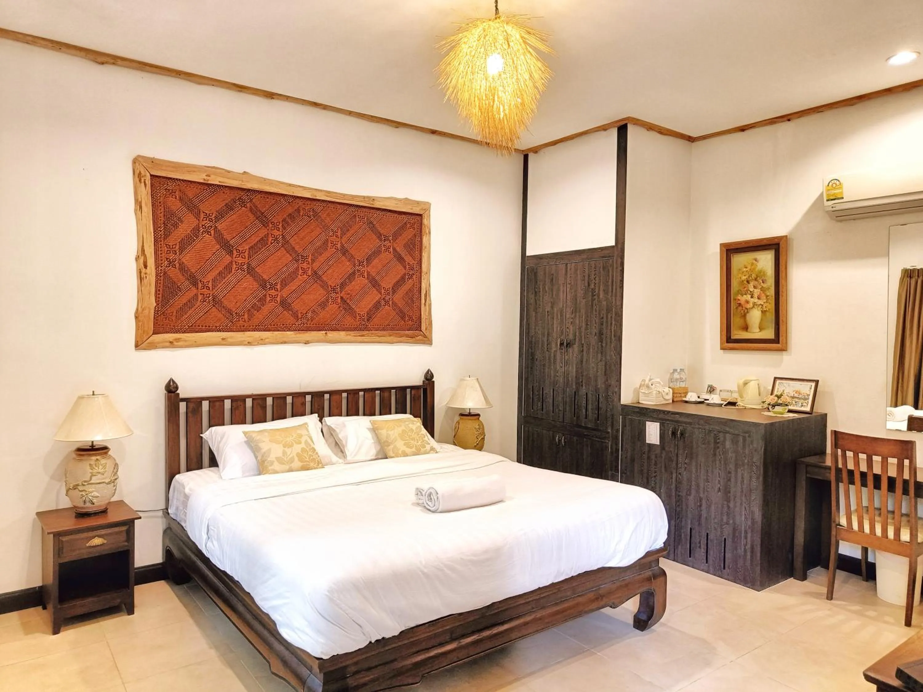 Photo of the whole room, Bed in Kong Garden Resort