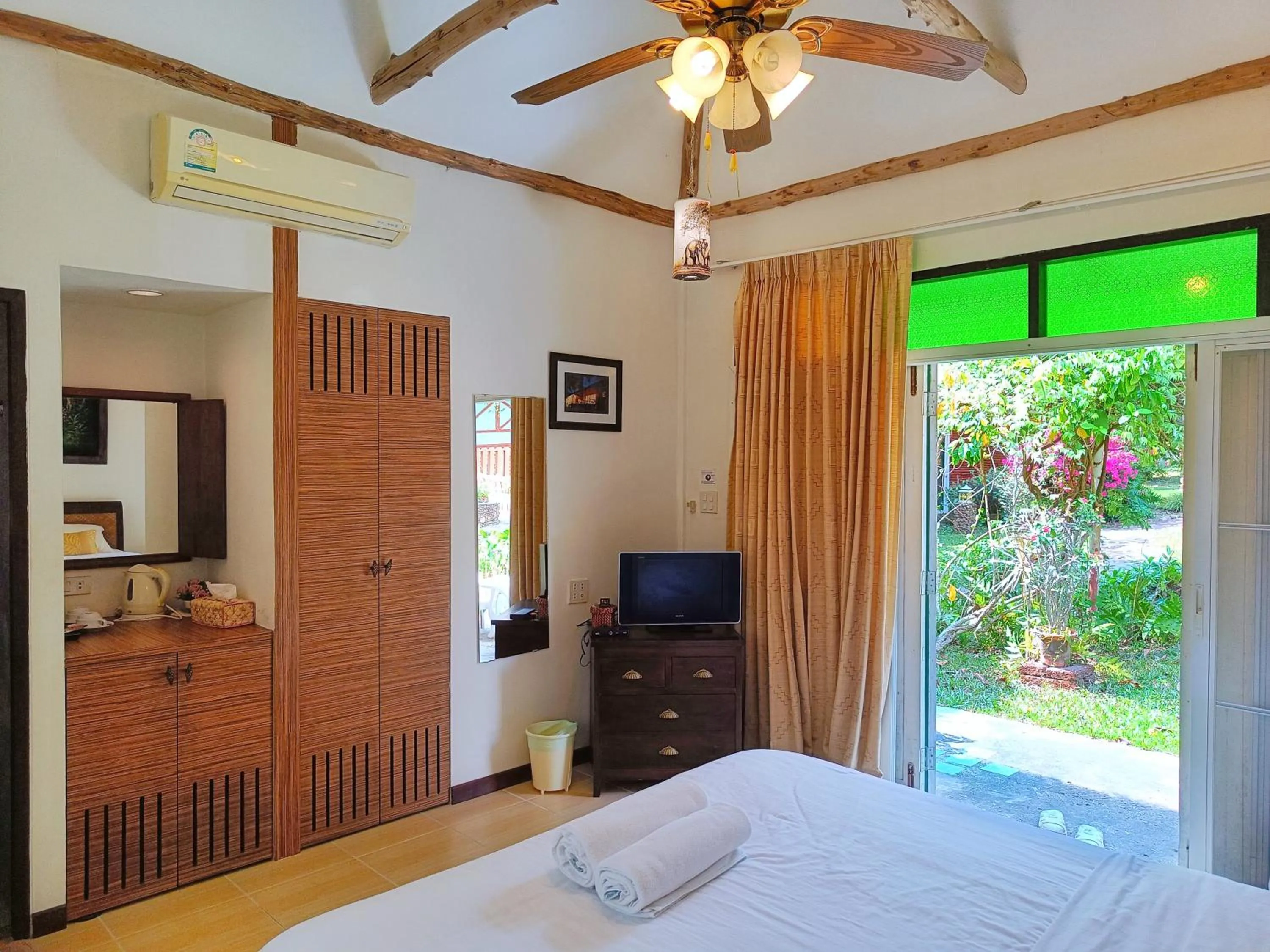 Bed in Kong Garden Resort