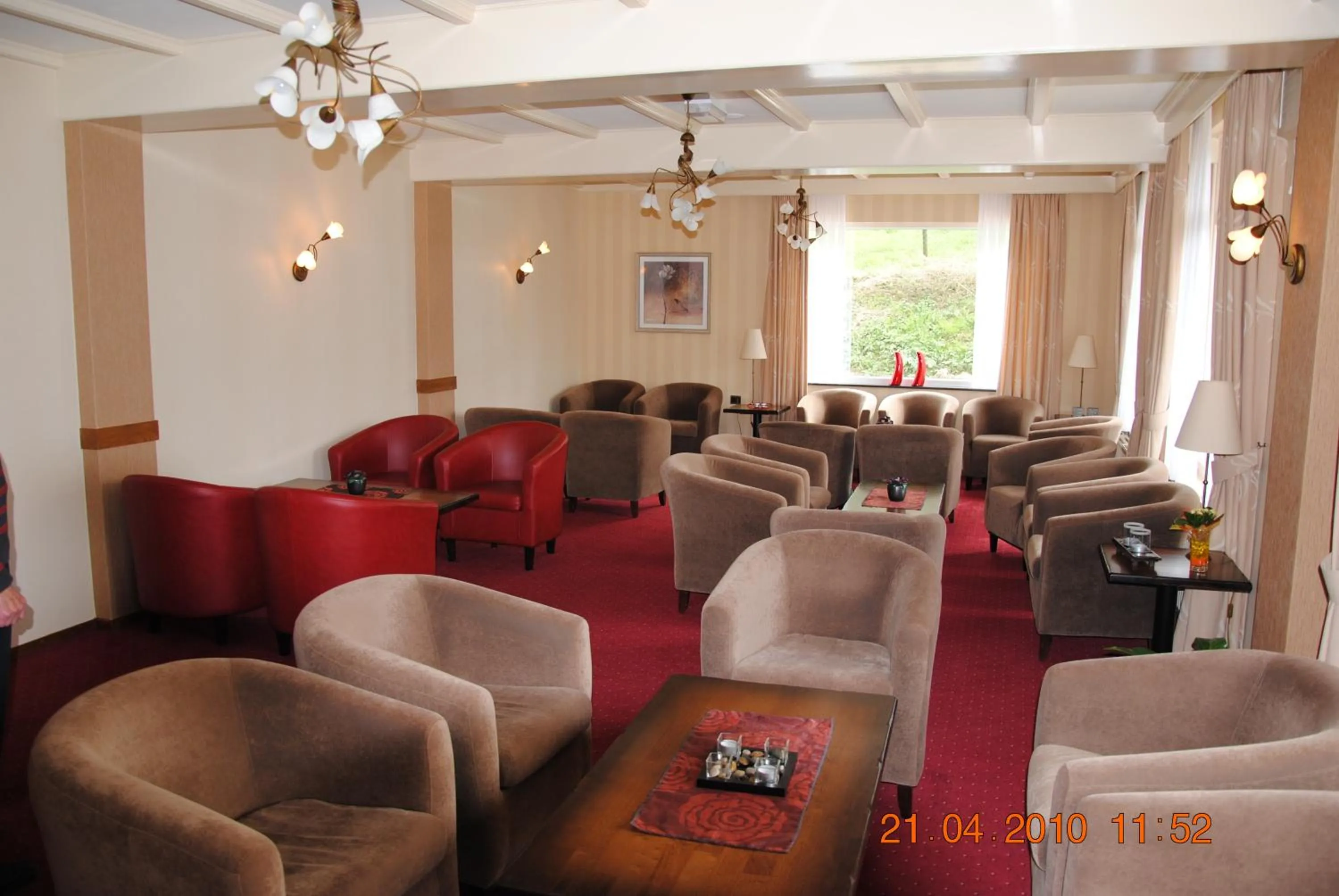 Communal lounge/ TV room in Hotel Bemelmans
