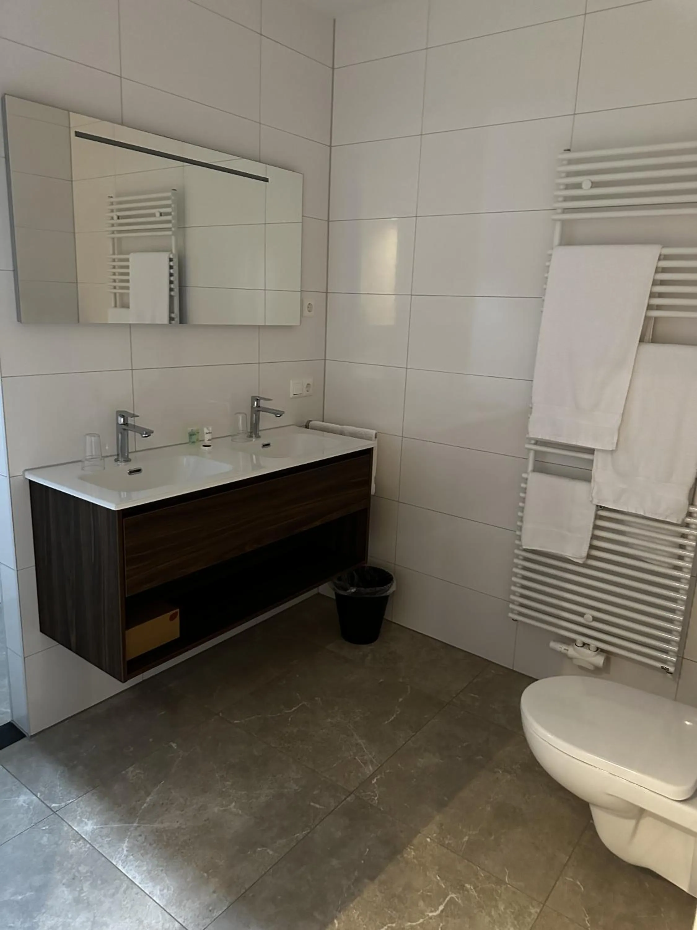 Shower in Hotel Bemelmans