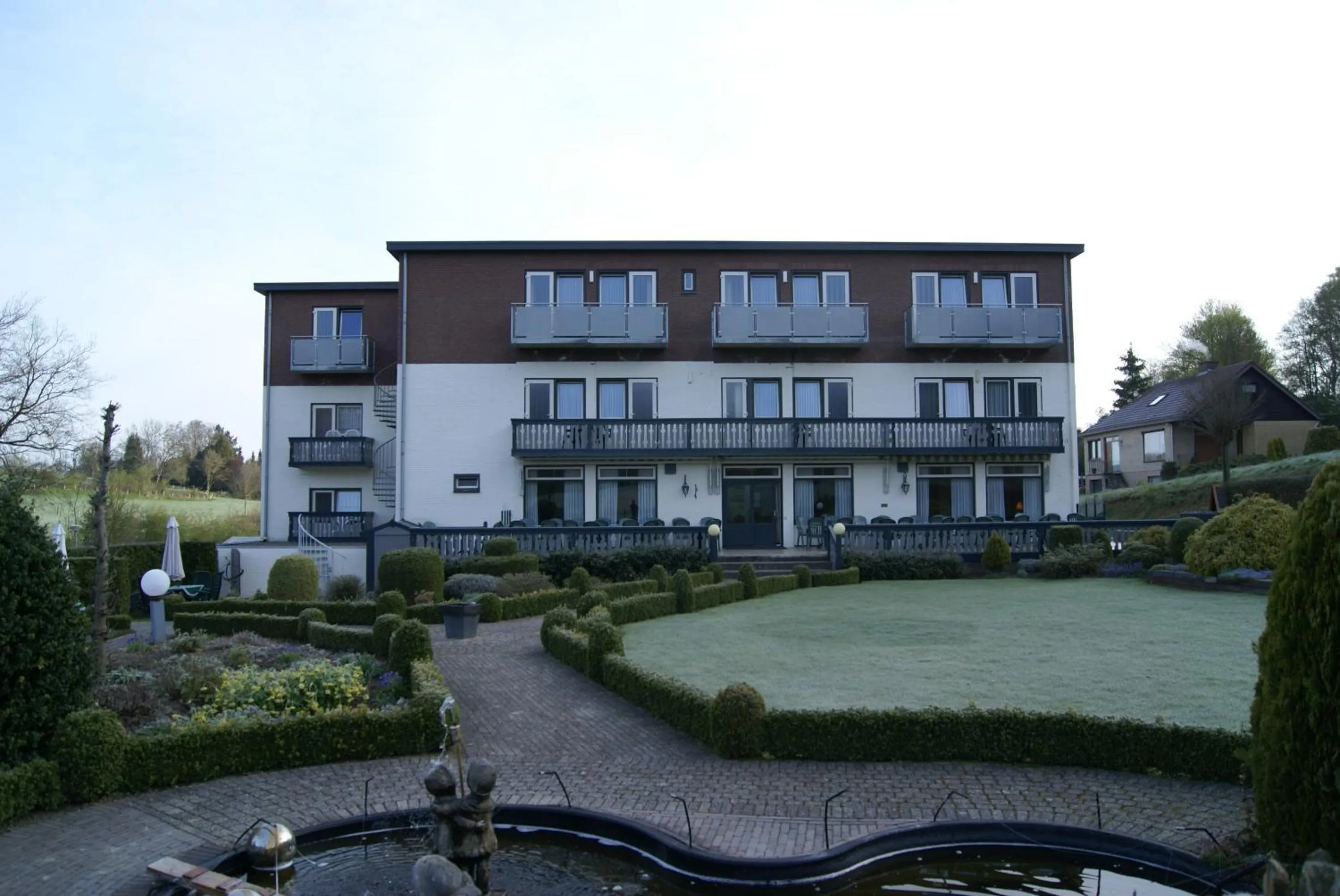Facade/entrance in Hotel Bemelmans