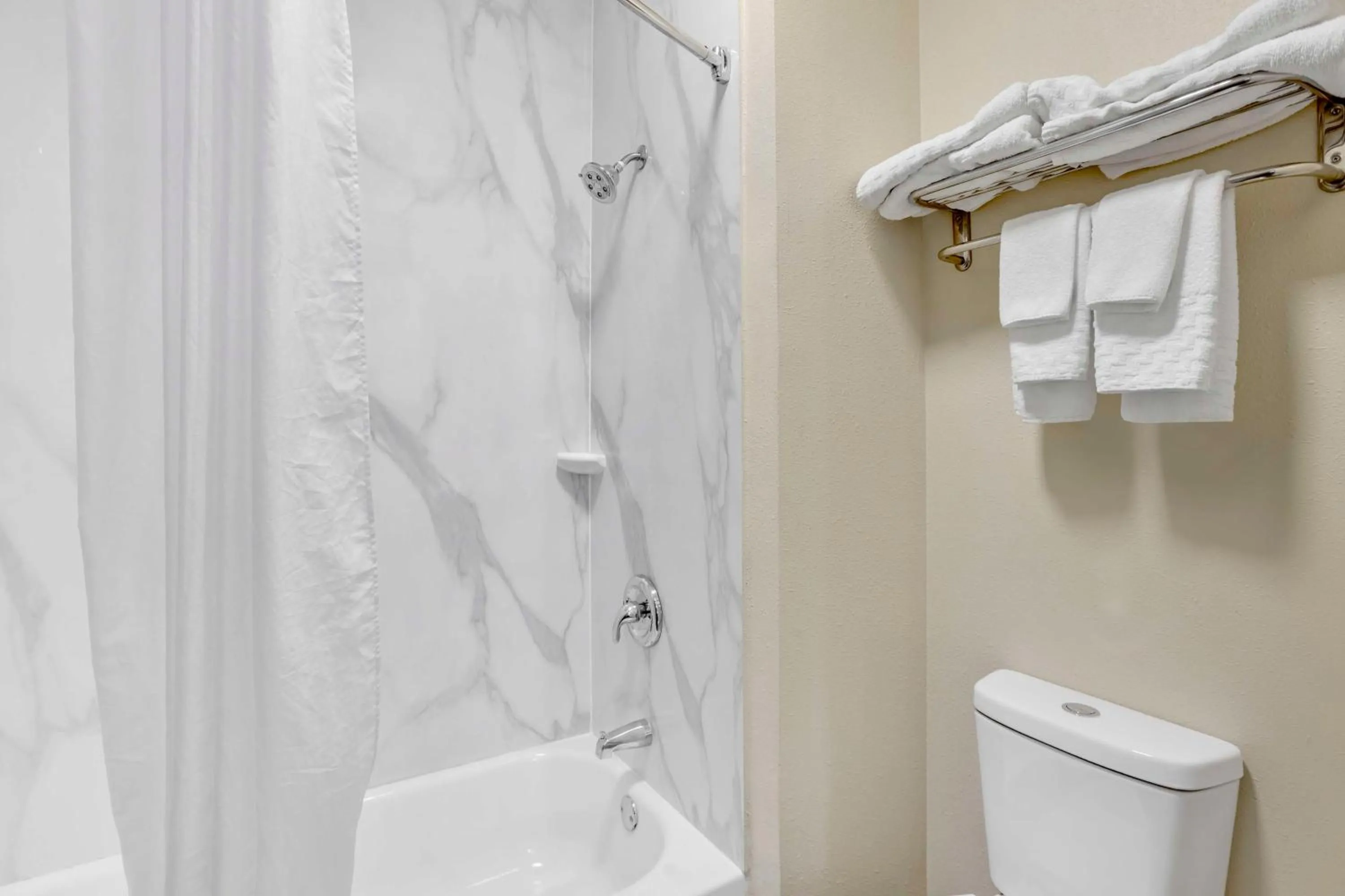 Bathroom in Best Western Carlisle