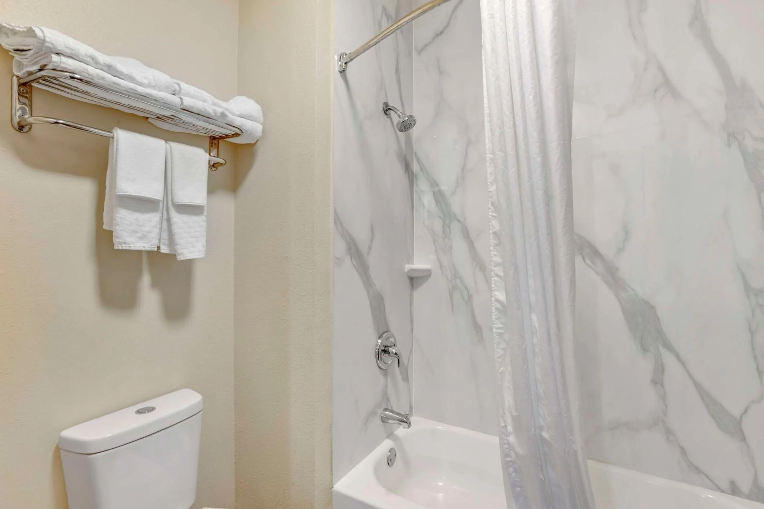 Bathroom in Best Western Carlisle