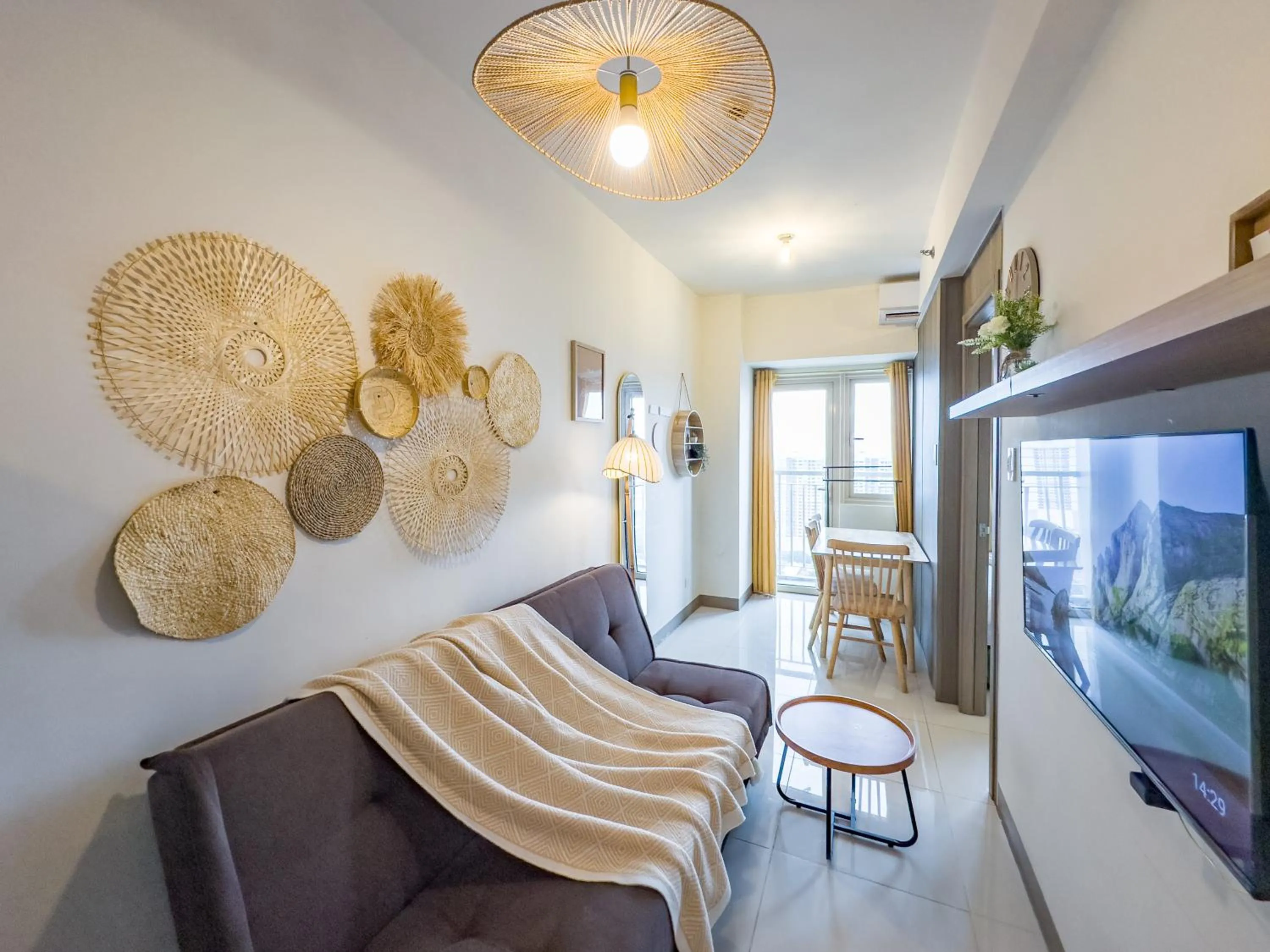 TV and multimedia in GemstoneBR in SMDC Coast Residences